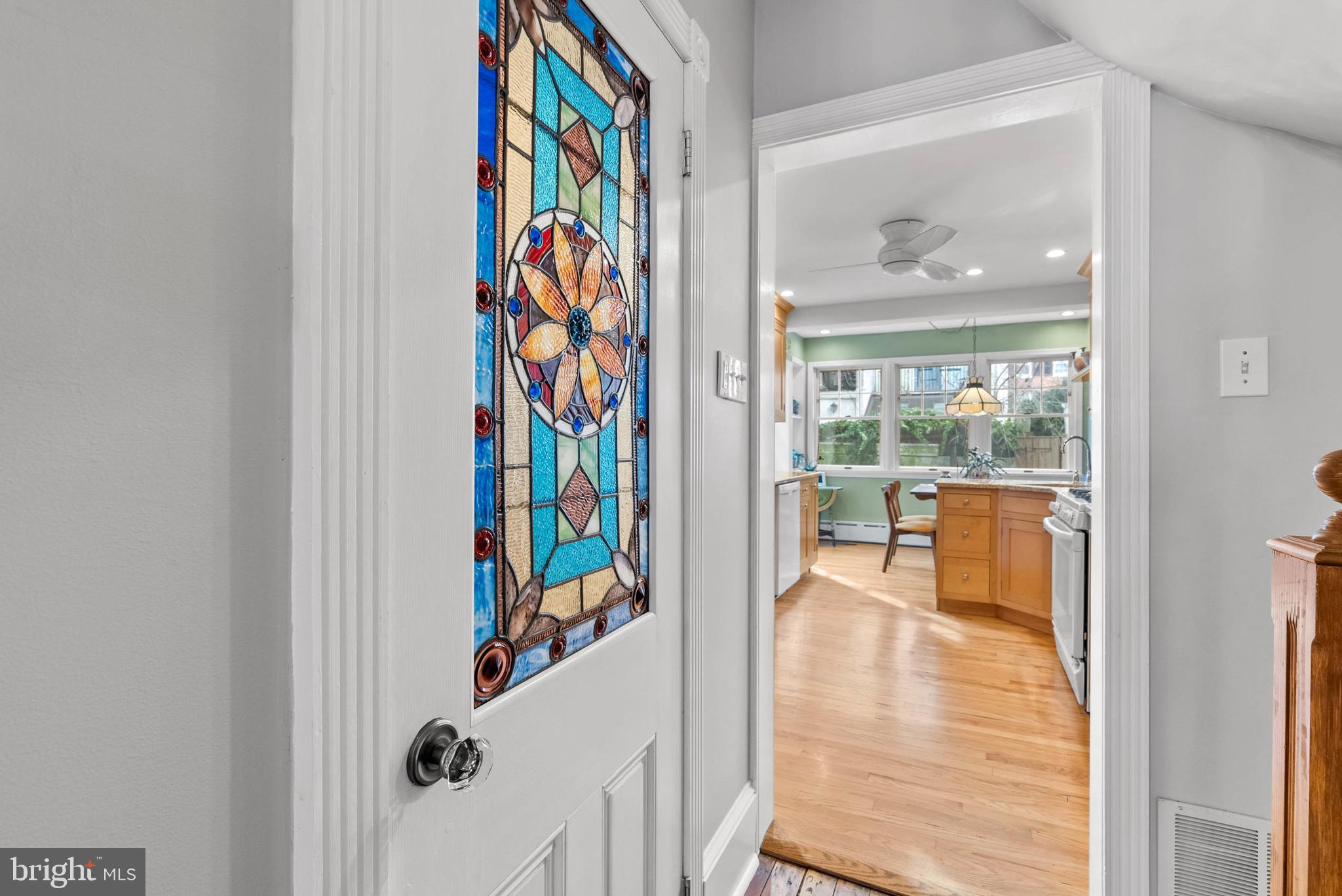QUEEN VILLAGE - Residential
