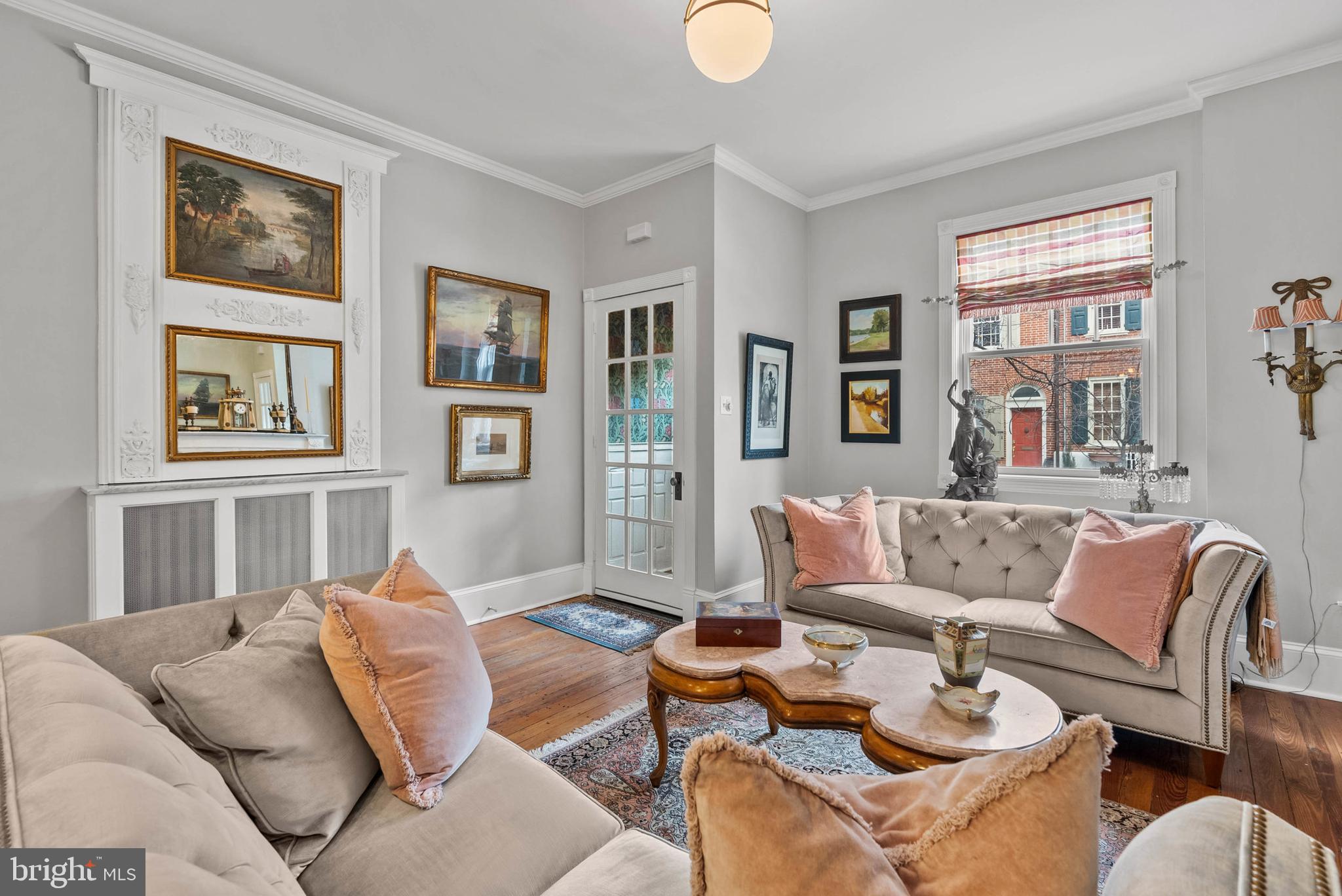 QUEEN VILLAGE - Residential