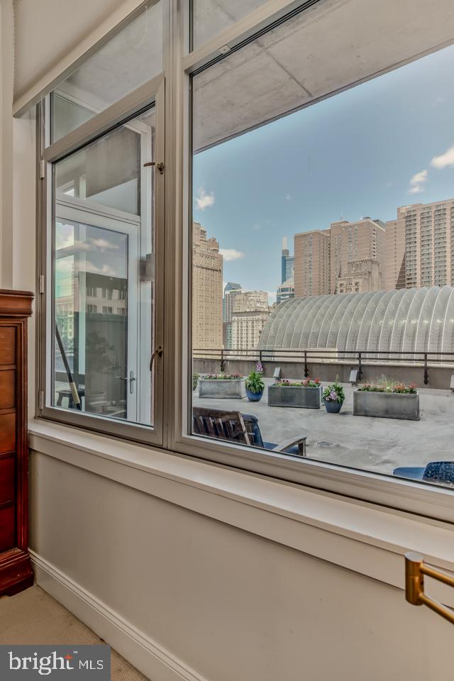 AVENUE OF THE ARTS - Residential