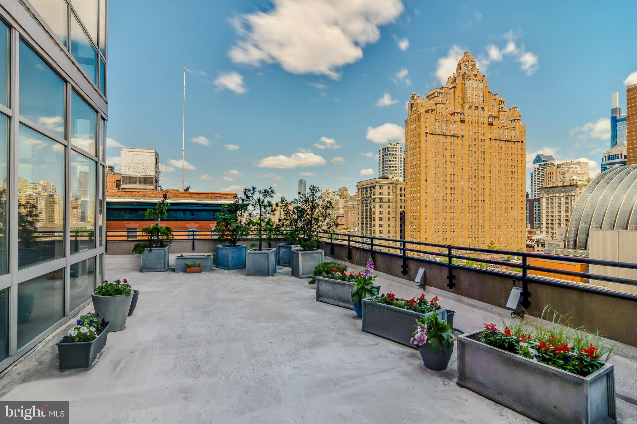 AVENUE OF THE ARTS - Residential