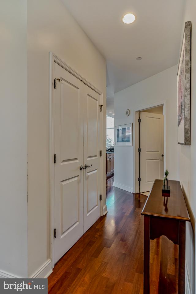 AVENUE OF THE ARTS - Residential