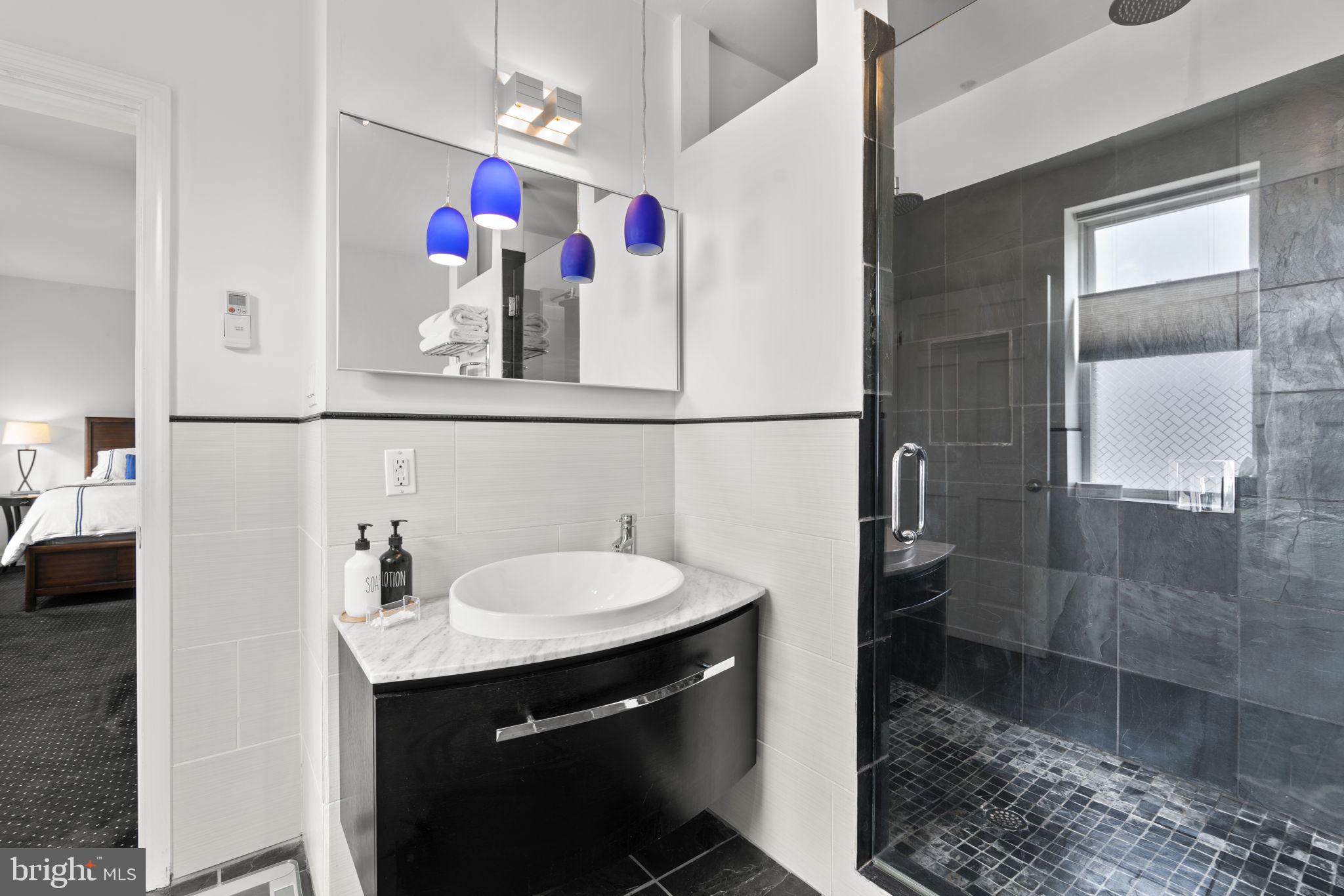 LITTLE ITALY - Residential