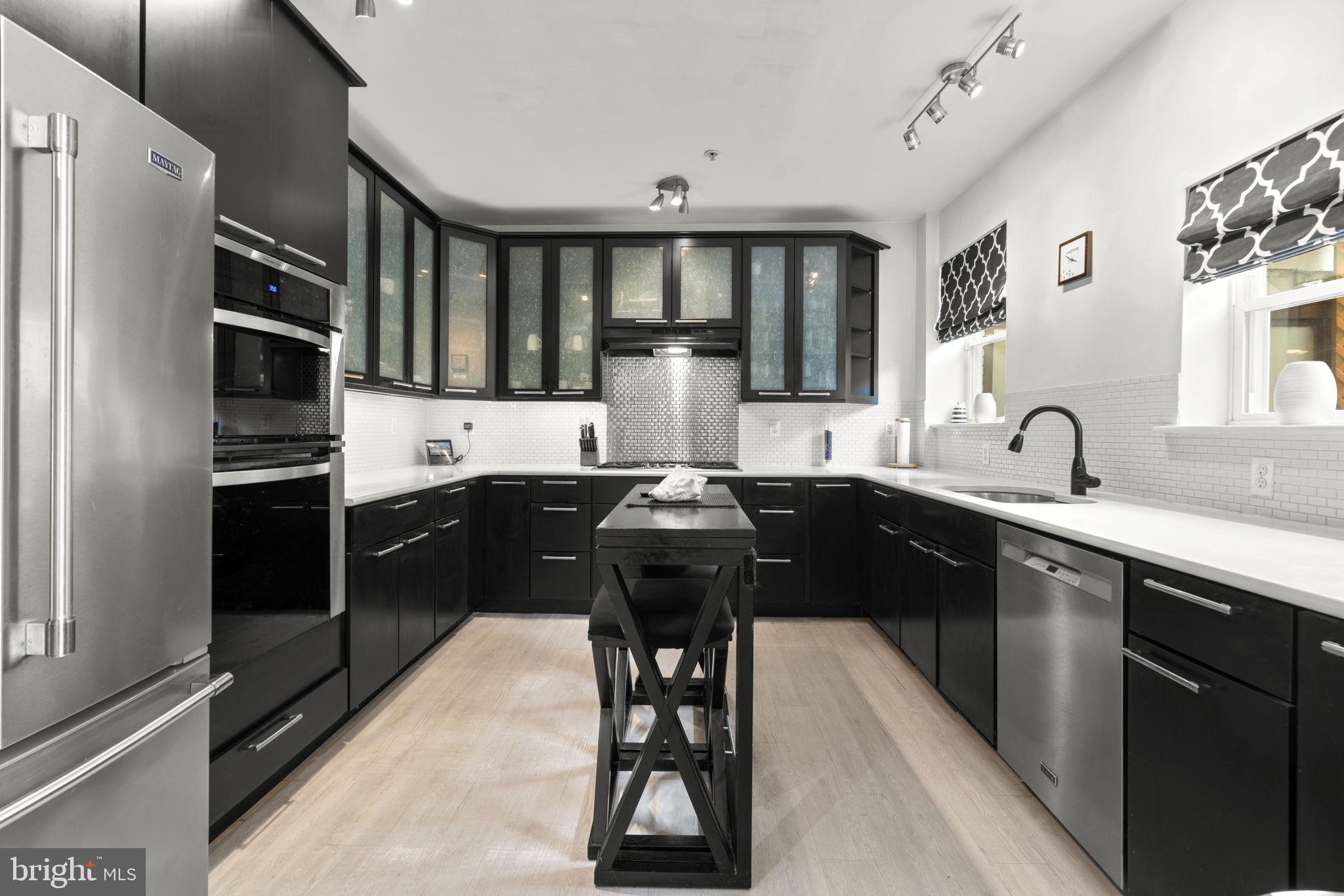 LITTLE ITALY - Residential