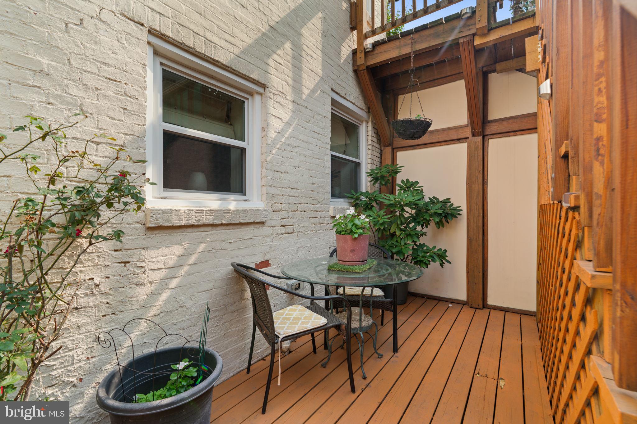LITTLE ITALY - Residential