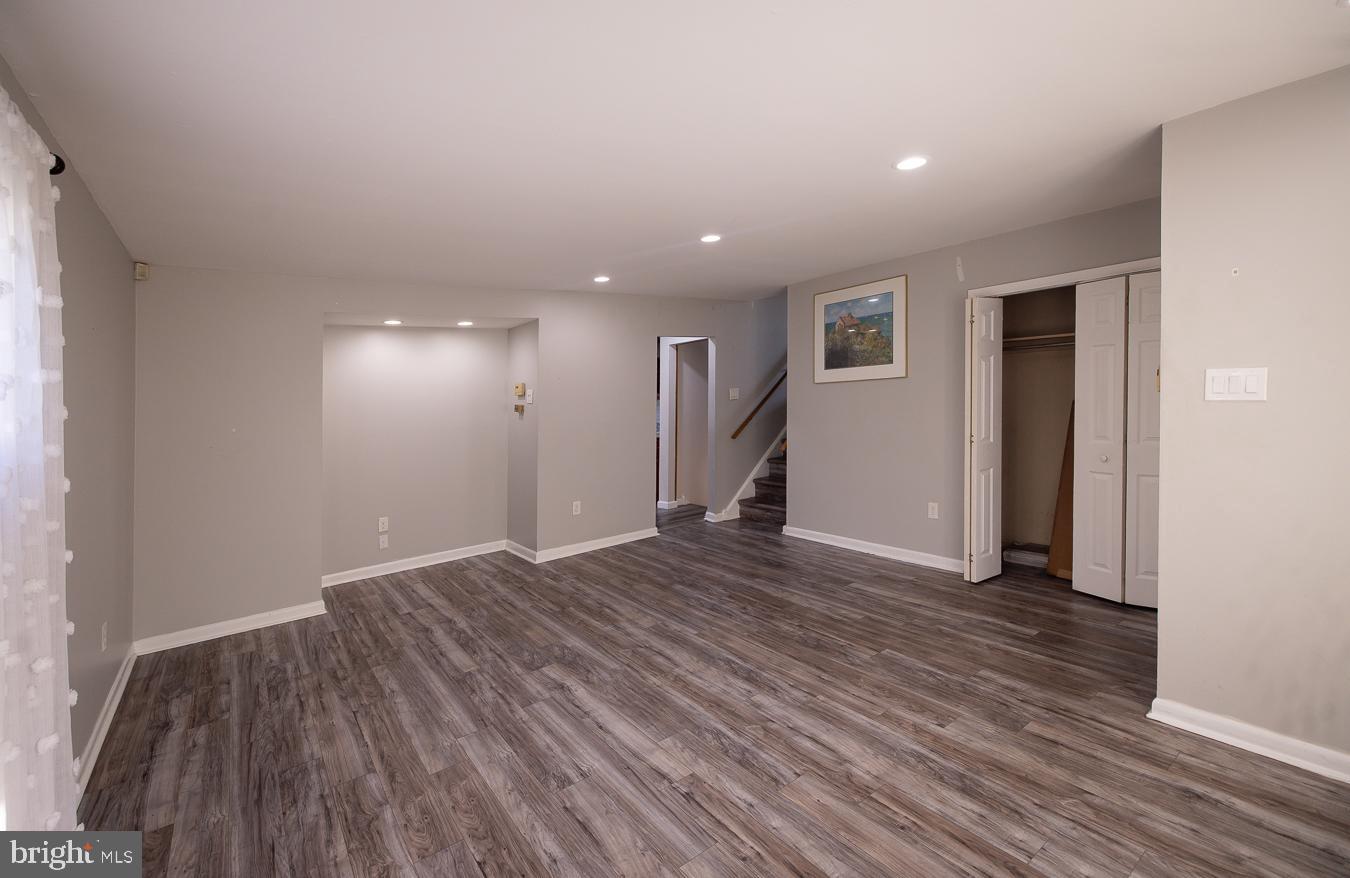WILLOW RUN - Residential