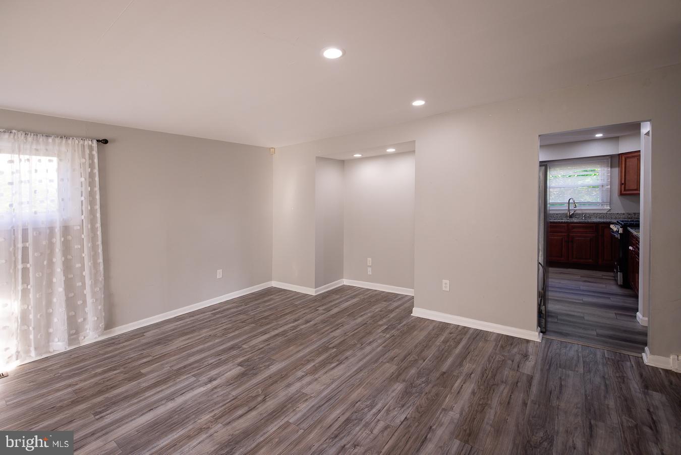 WILLOW RUN - Residential