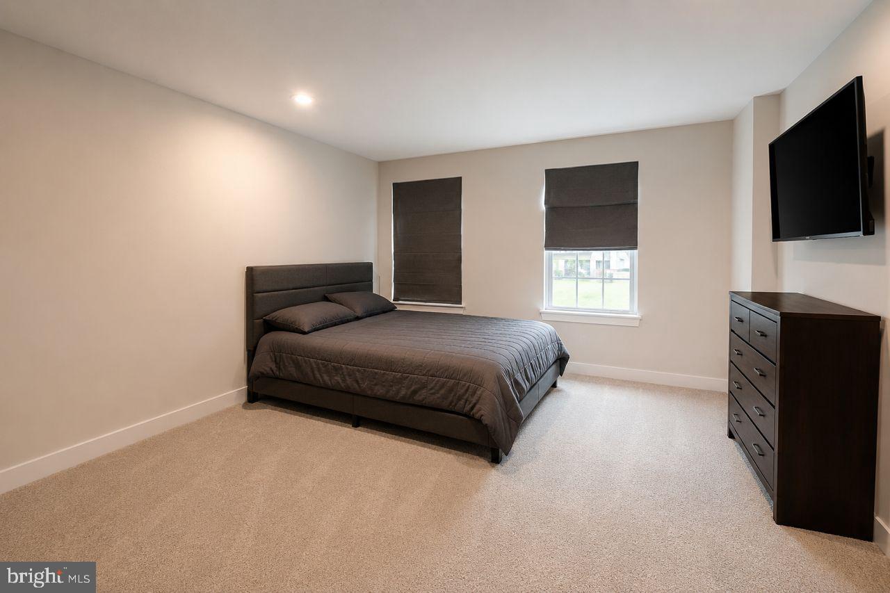 HIGH POINTE SOUTH - Residential