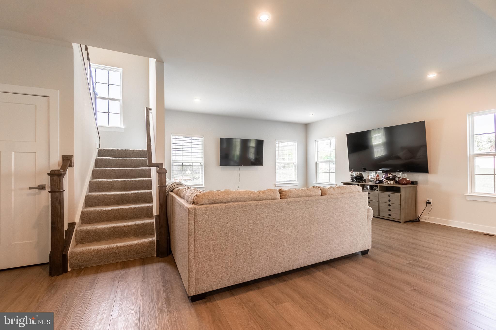 HIGH POINTE SOUTH - Residential