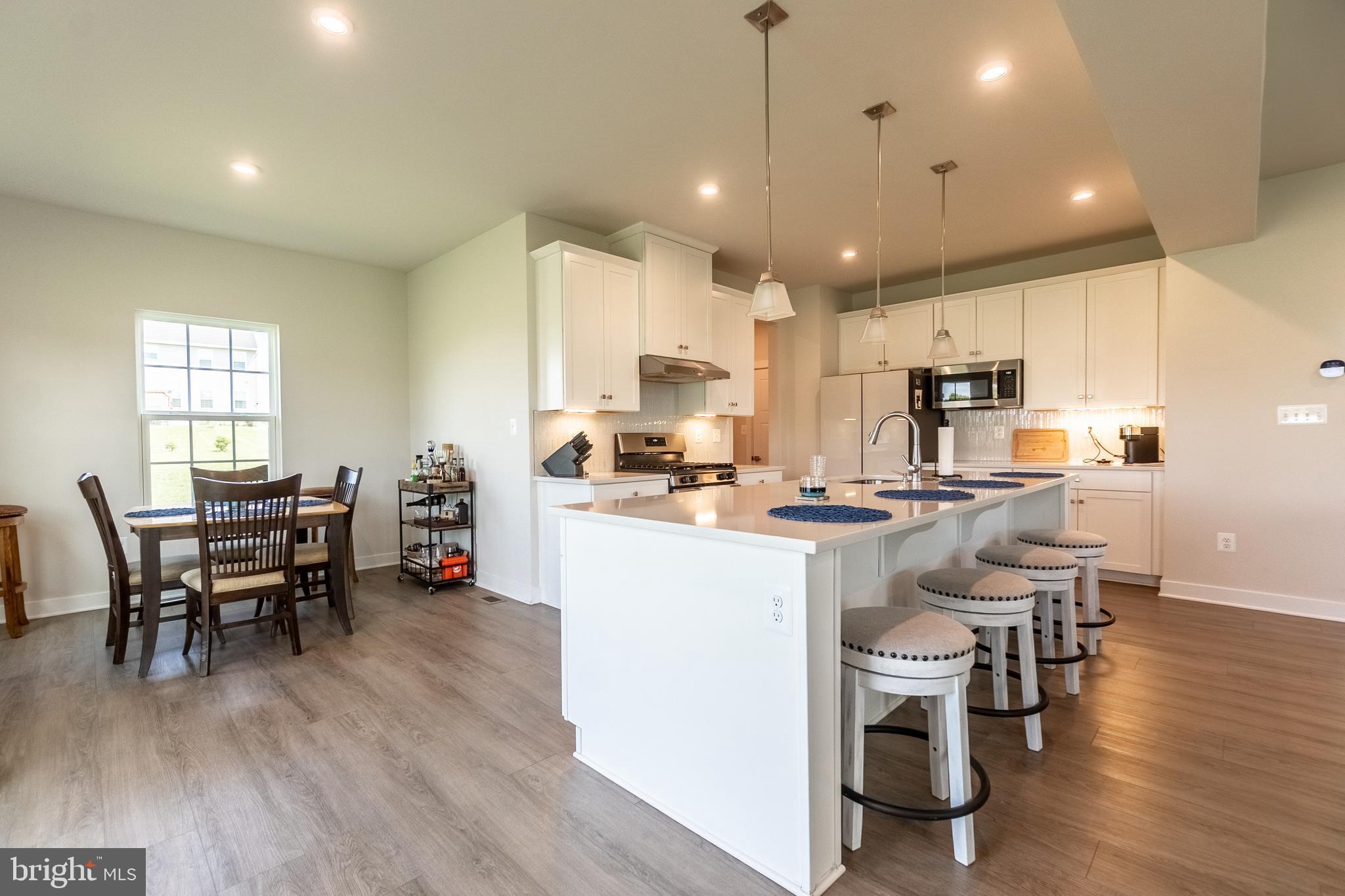 HIGH POINTE SOUTH - Residential