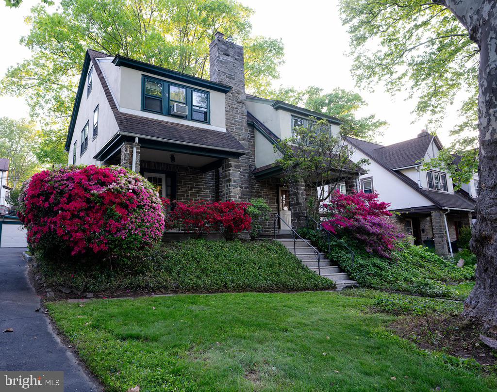 This four bedroom 1 full bath twin located in the heart of Elkins Park is ready for you to move in and call home! Come up to the relaxing porch. Then come inside where you are greeted by an open floor plan. Upstairs on the second floor are three good sized bedrooms with closets to match and a full hall bathroom. Located on the third floor is another bedroom, office or game room. Partially finished basement is perfect for more living space or storage. Go out back on the huge deck where you will surely spend hours upon hours relaxing with a favorite beverage or a book. It's also perfect for entertaining and outdoor grilling.
This home has a lot to offer. It just needs your vision & imagination to see it's
potential. Close to restaurants, shops, schools and transportation. Easy commute to anywhere. This home is yearning for its new owner. MAKE THAT OWNER YOU! Schedule your appointment today! Property is being sold As-Is.