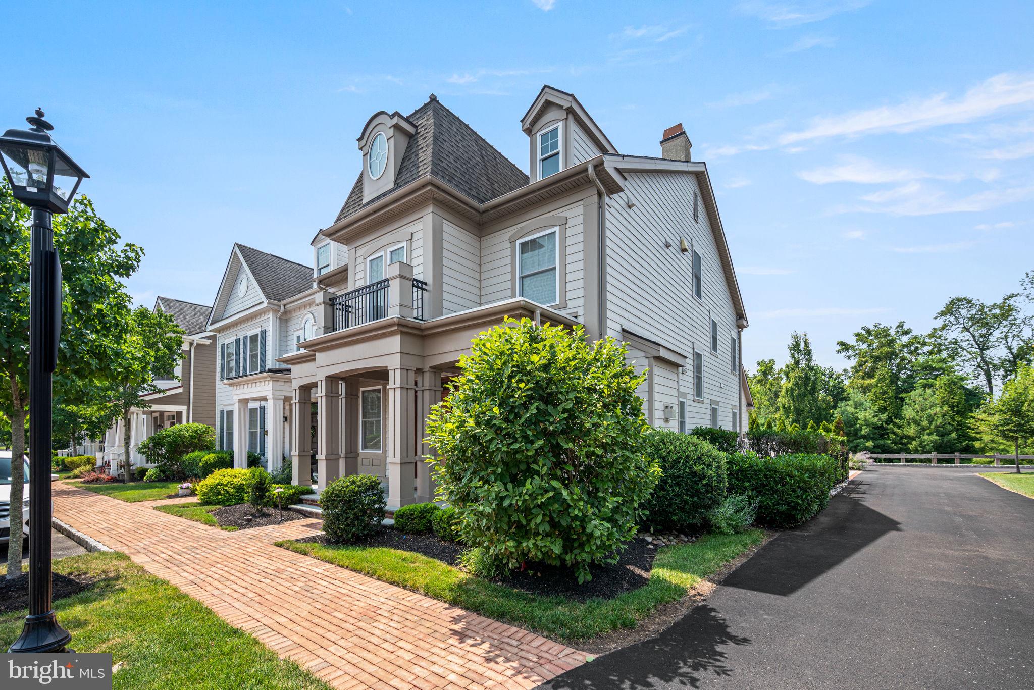 FLOWERS FIELD - Residential