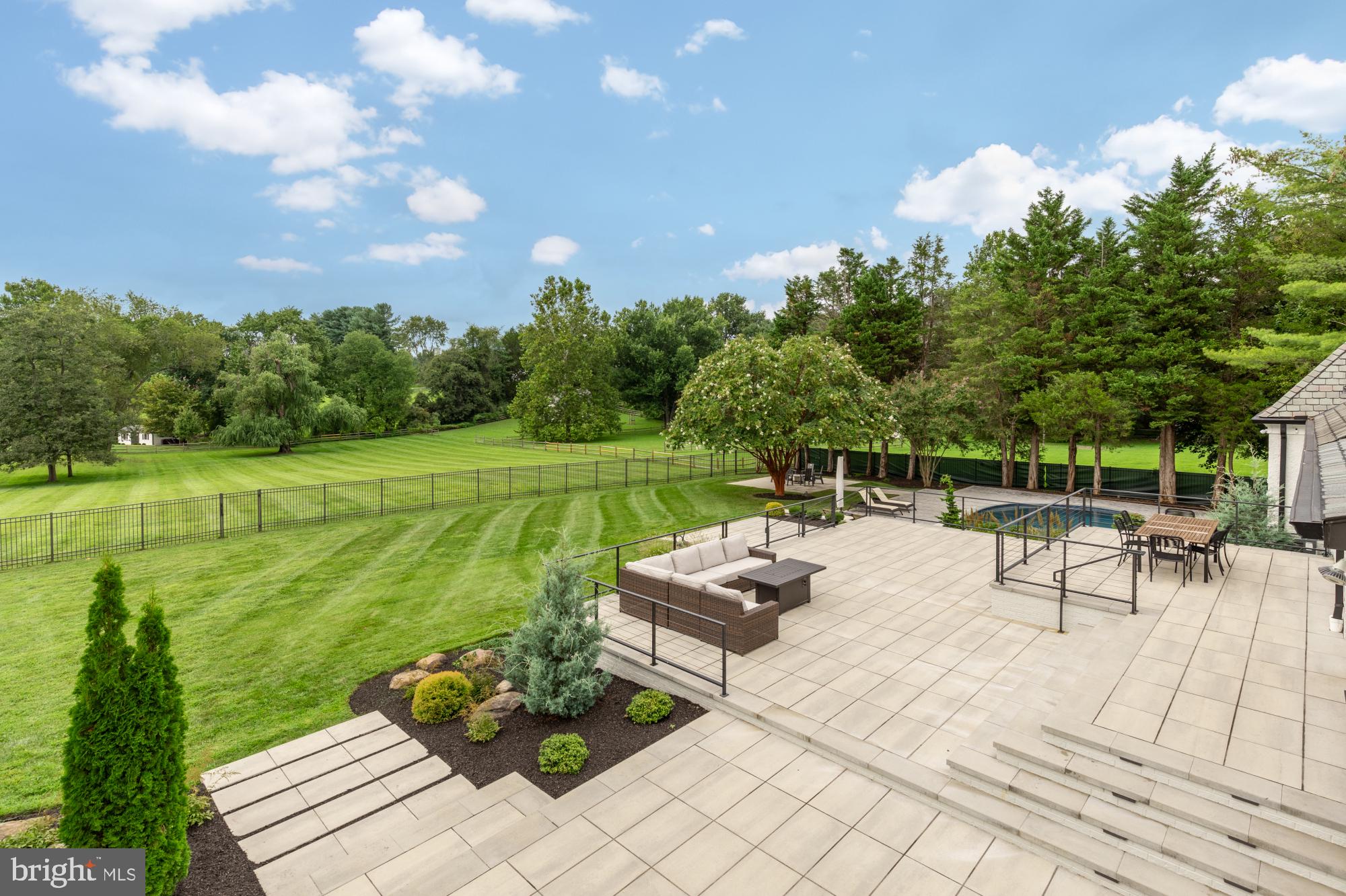 TRAVILAH MEADOWS - Residential