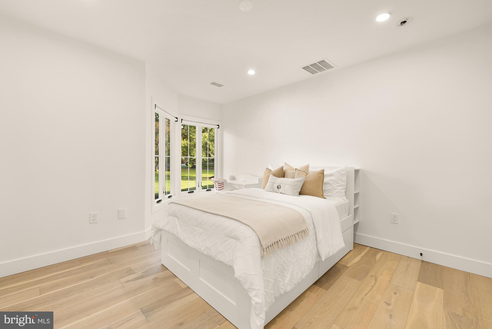 TRAVILAH MEADOWS - Residential