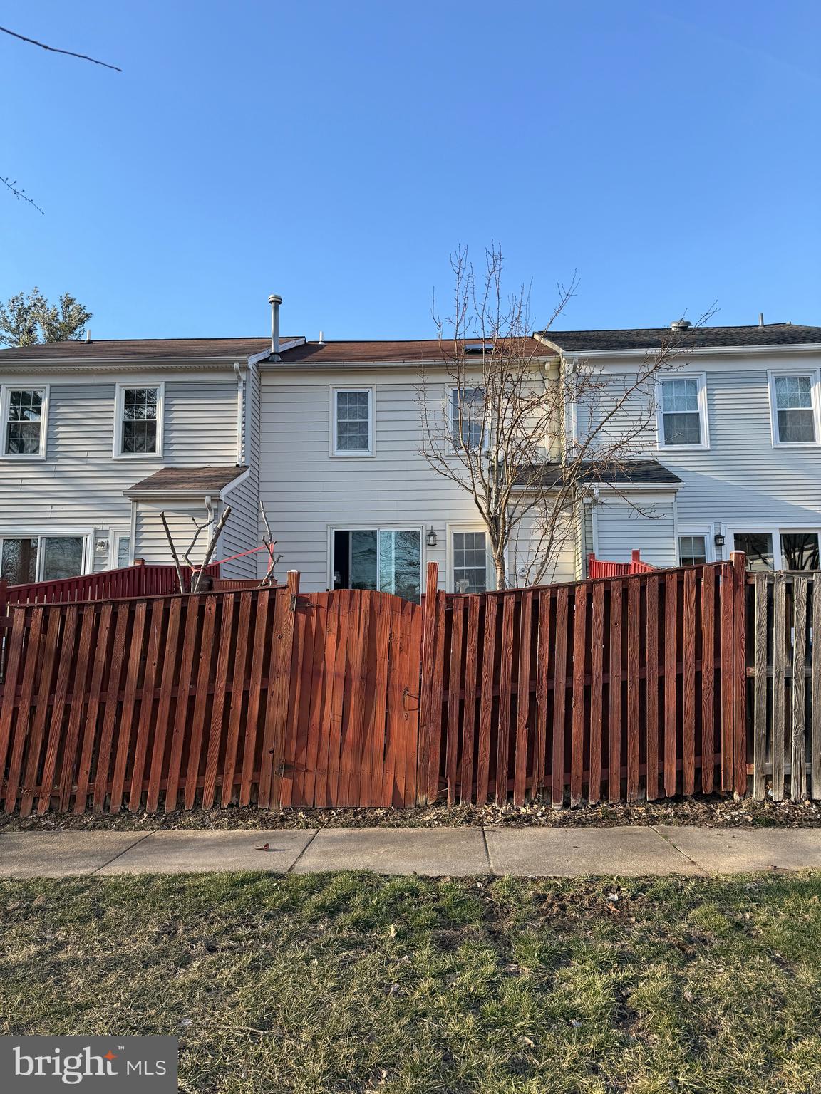 SARATOGA TOWNHOUSES - Residential