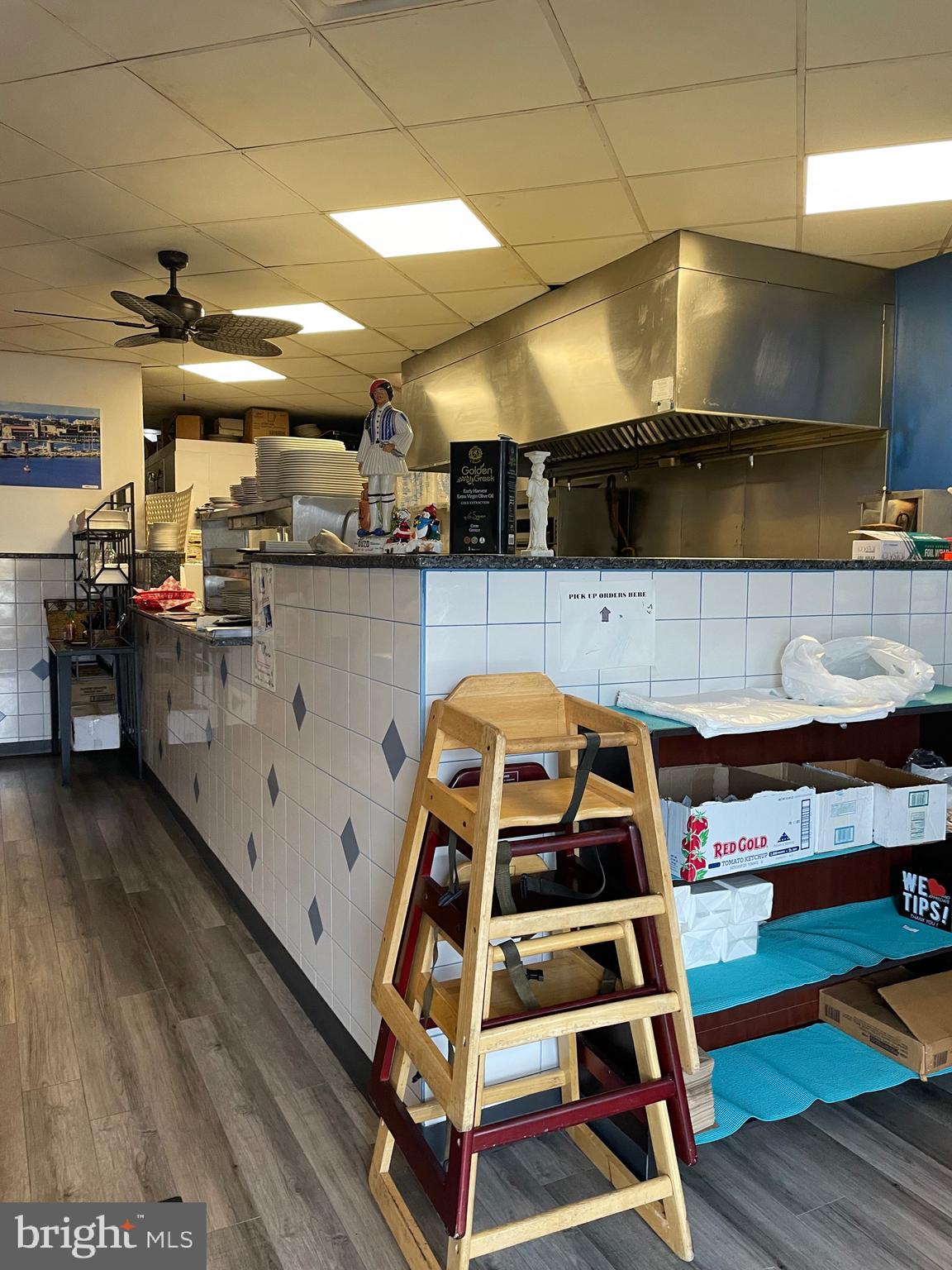 HILLTOWN - Business Opportunity