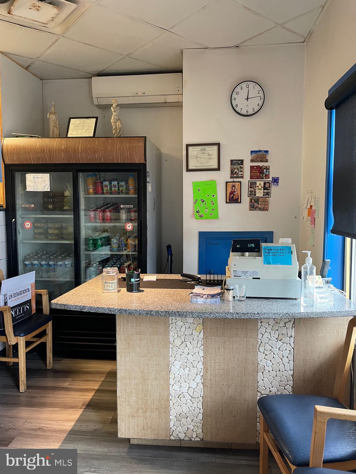HILLTOWN - Business Opportunity
