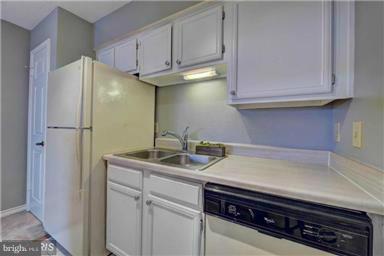 FOUNTAINS AT MCLEAN - Residential Lease