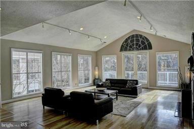 FOUNTAINS AT MCLEAN - Residential Lease