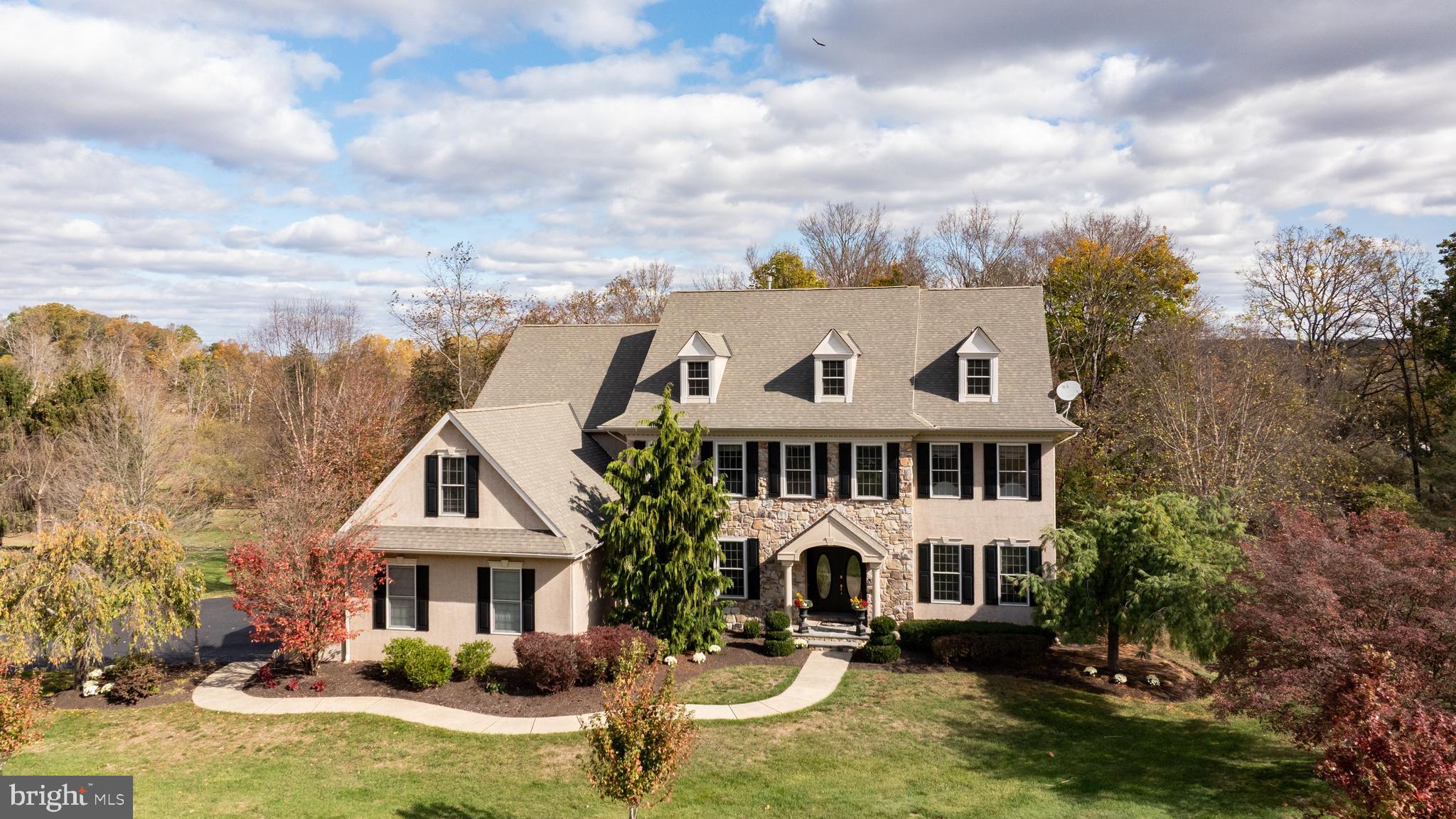 ROLLING HILLS - Residential