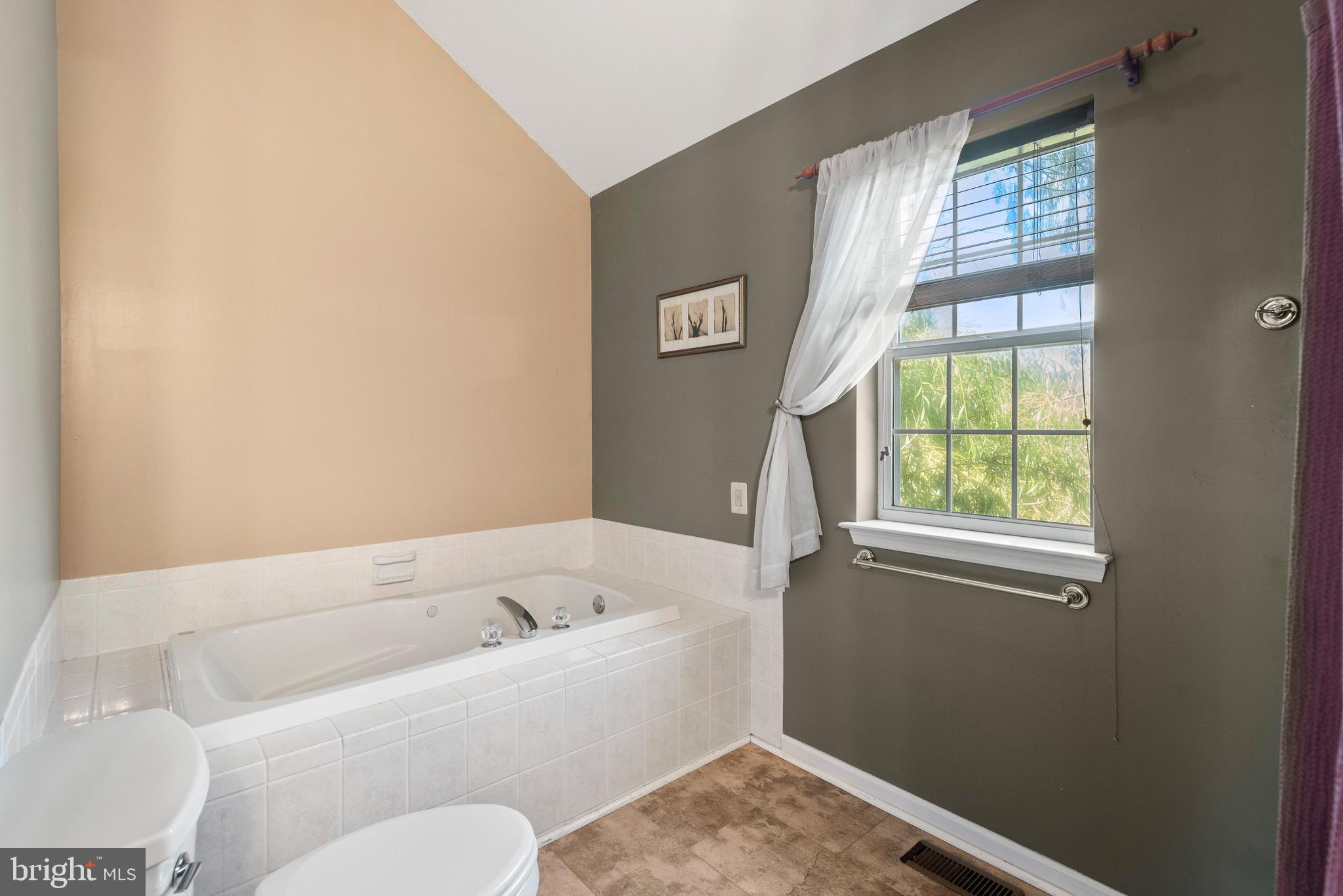 KENILWORTH - Residential
