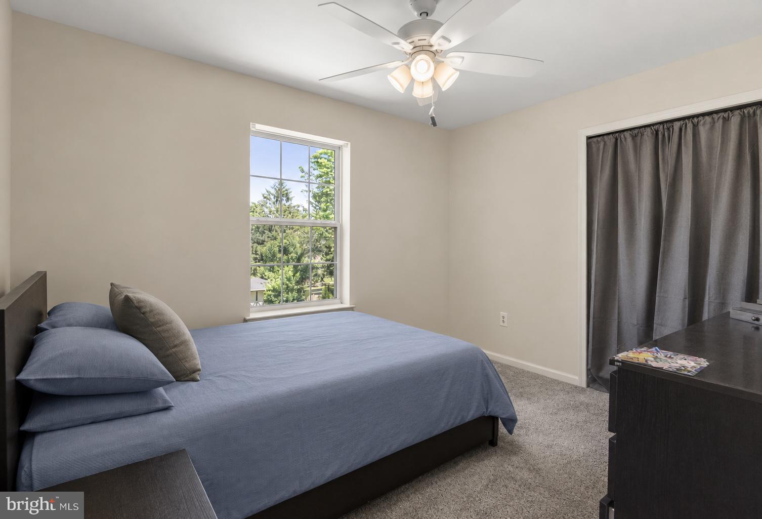 KENILWORTH - Residential