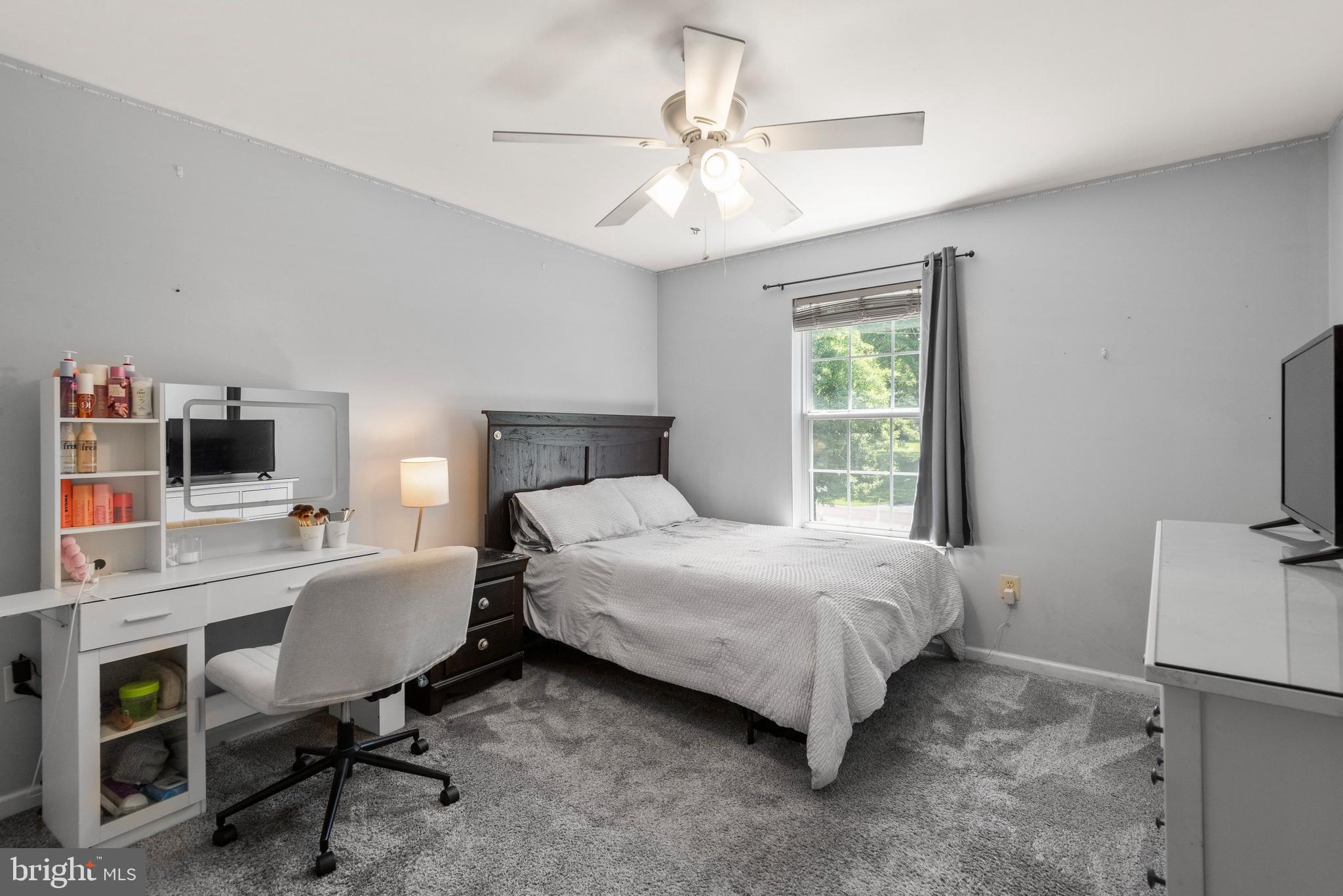 KENILWORTH - Residential