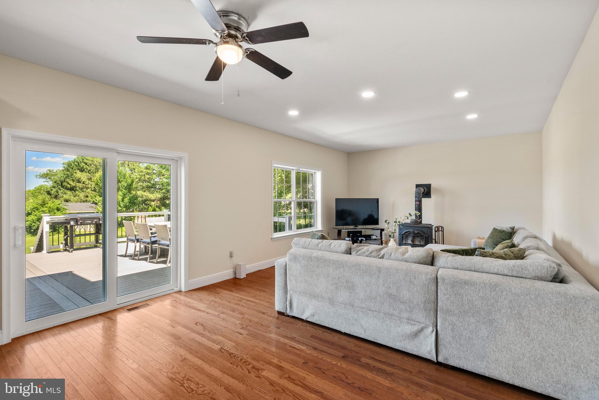 KENILWORTH - Residential