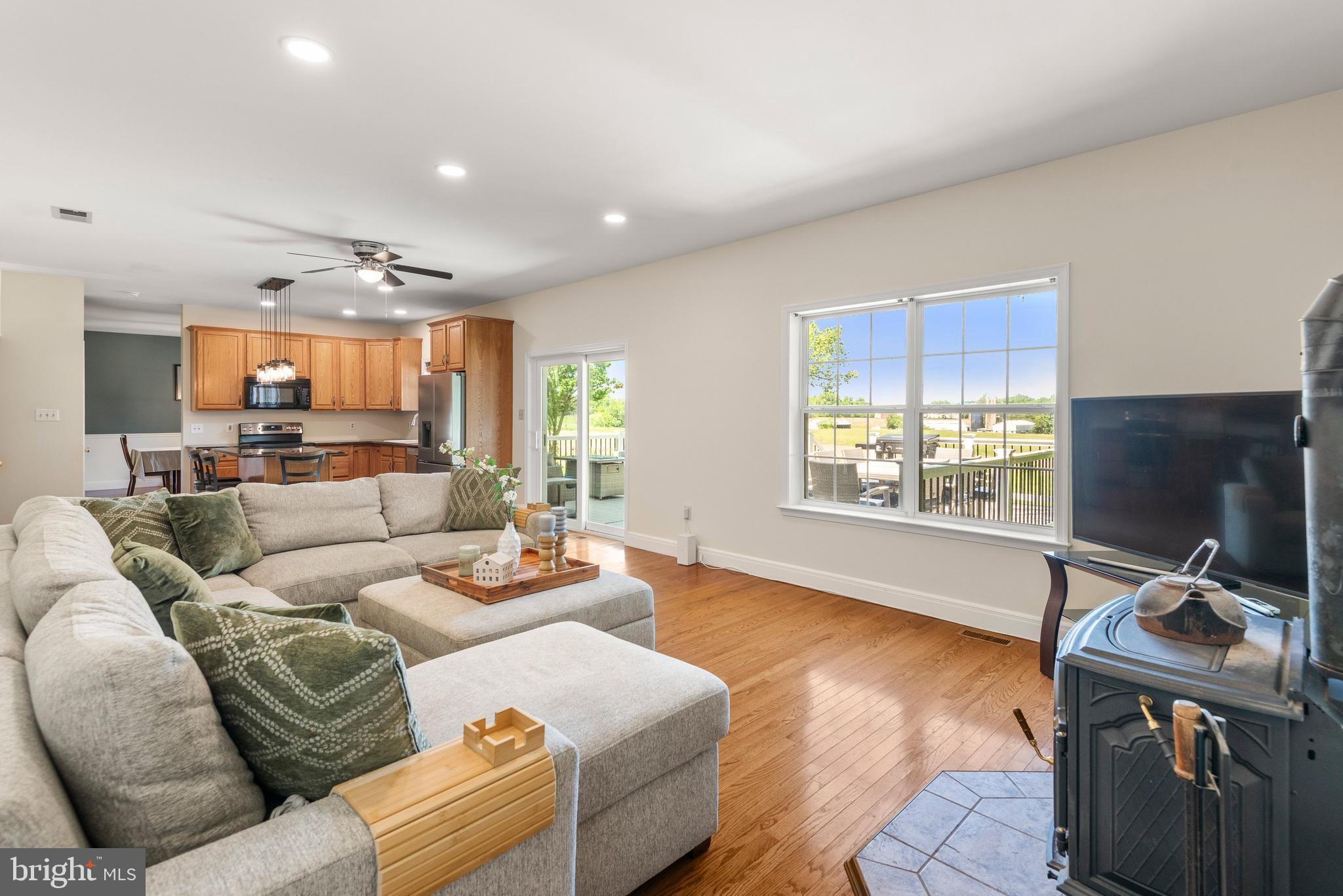 KENILWORTH - Residential