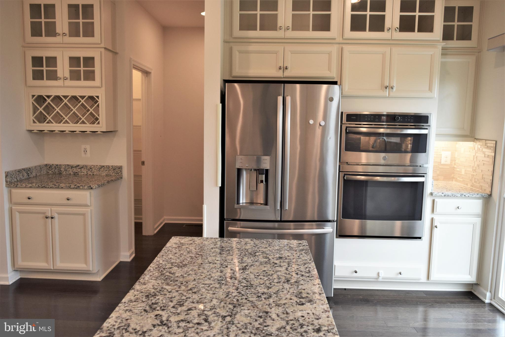 DISCOVERY SQUARE - Residential Lease