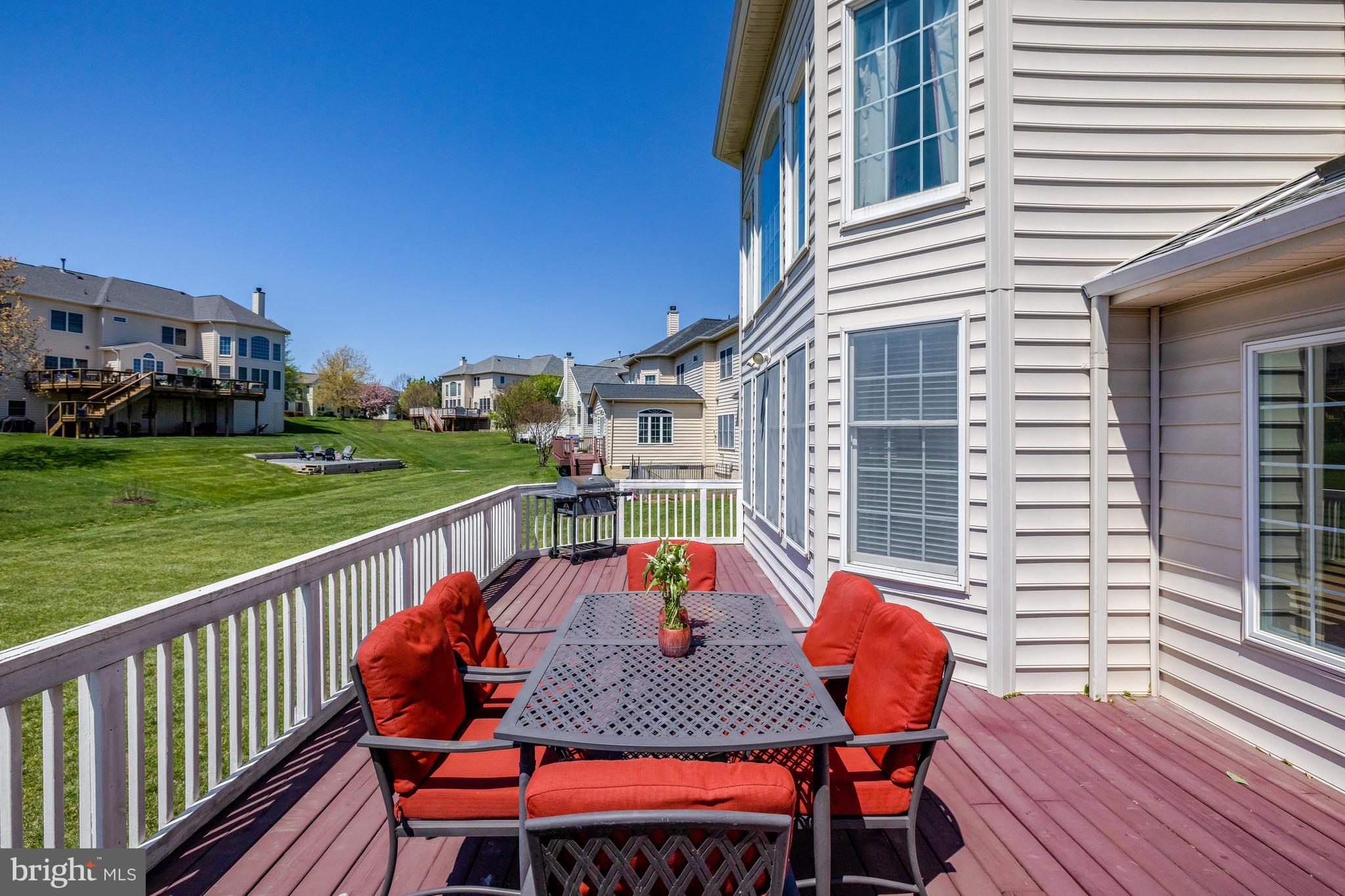 LOUDOUN VALLEY ESTATES - Residential