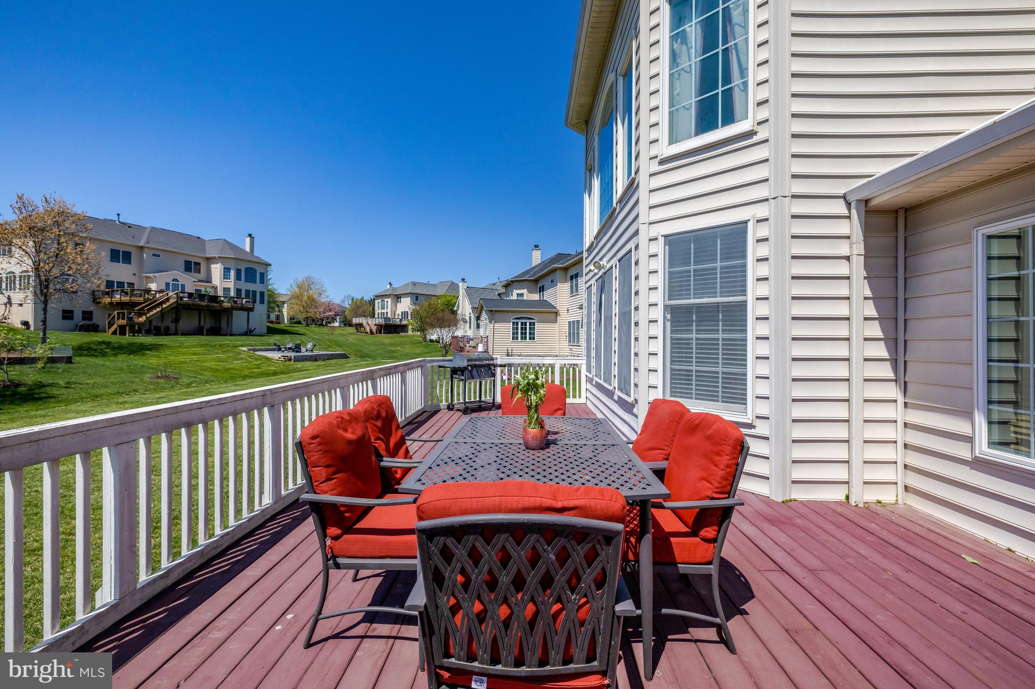 LOUDOUN VALLEY ESTATES - Residential