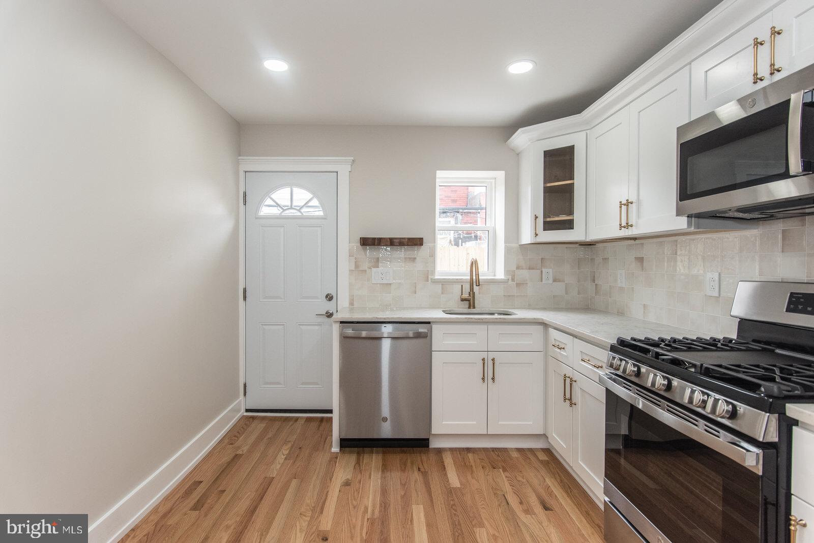 PORT RICHMOND - Residential