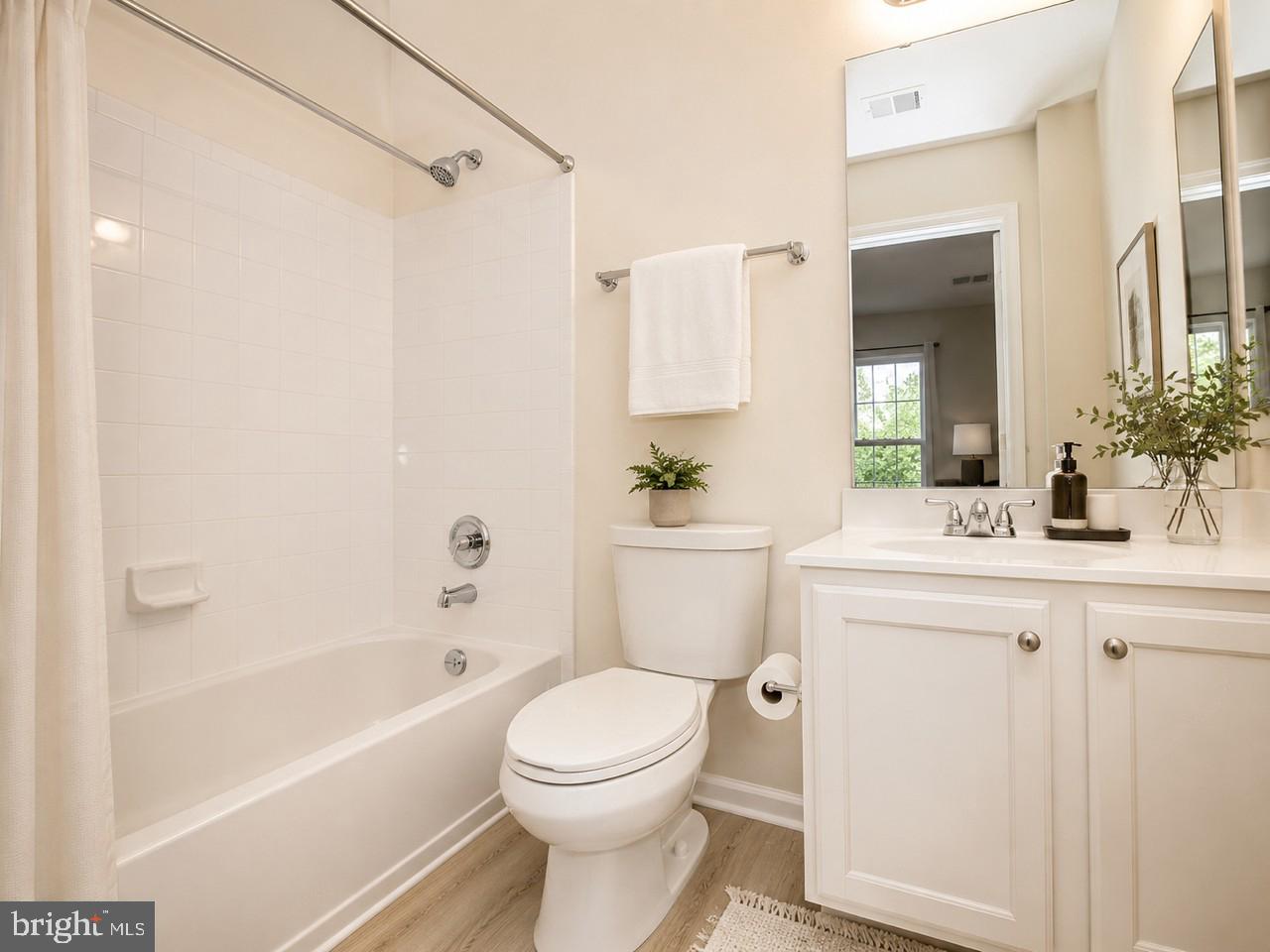 ASHBURN VILLAGE - Residential