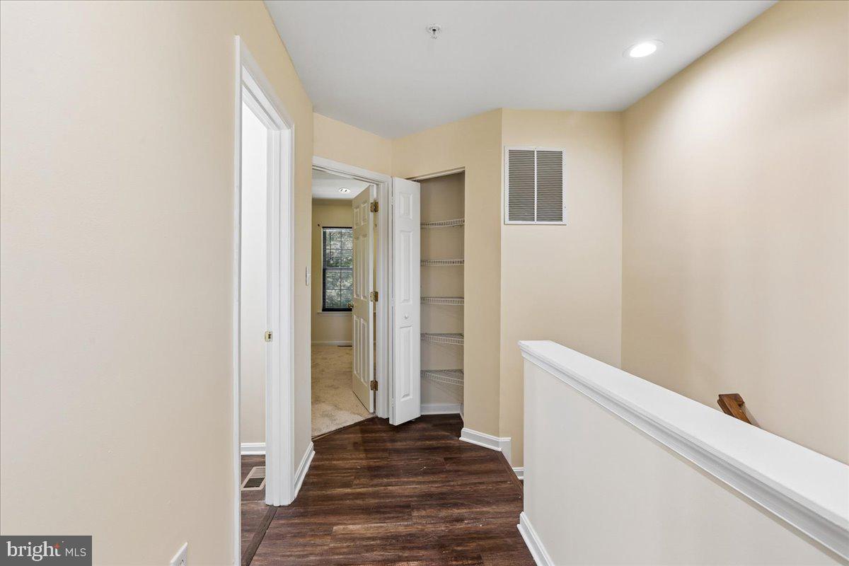 TINKERS CREEK - Residential