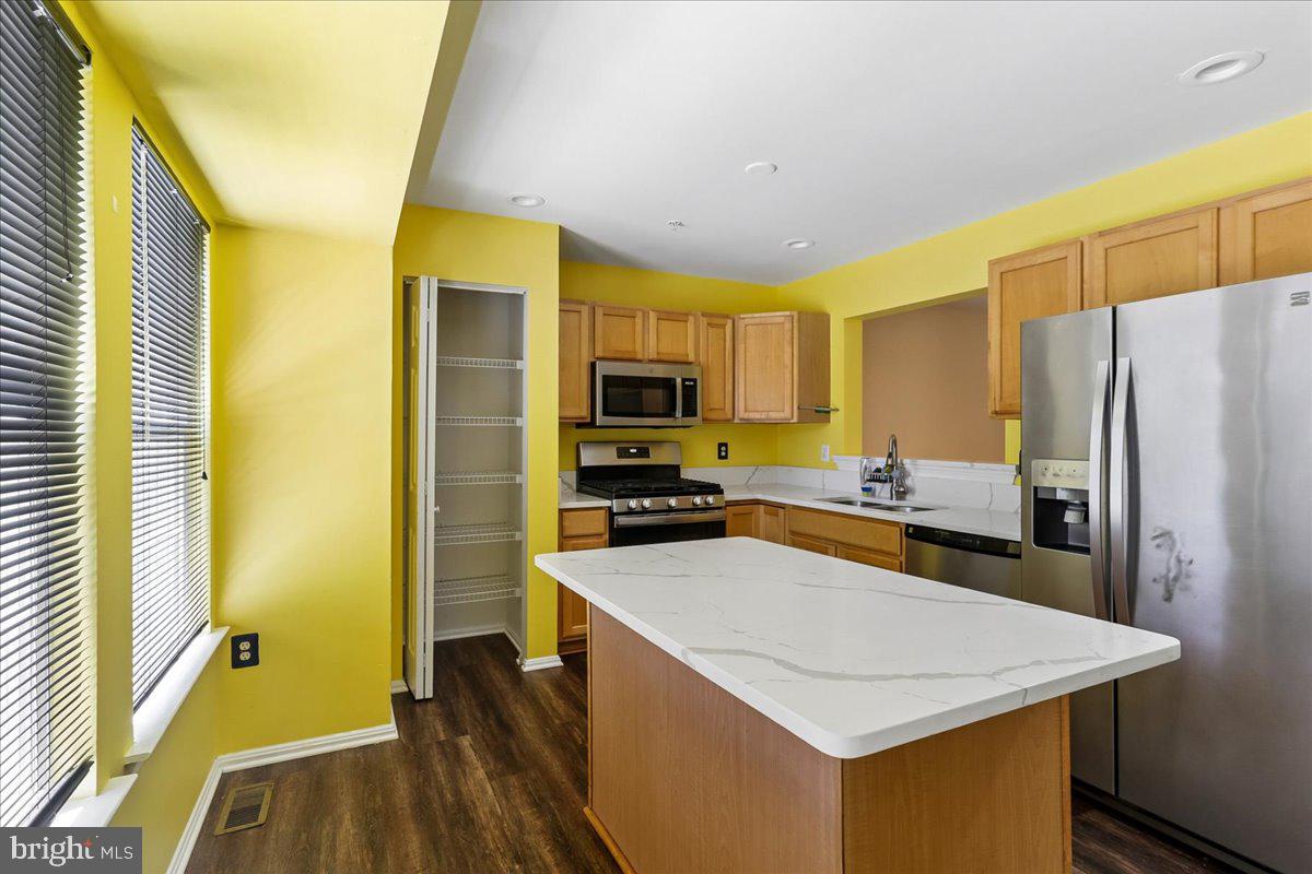 TINKERS CREEK - Residential