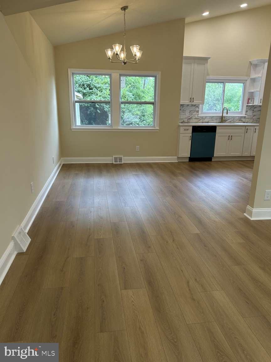 PLYMOUTH HILLS - Residential