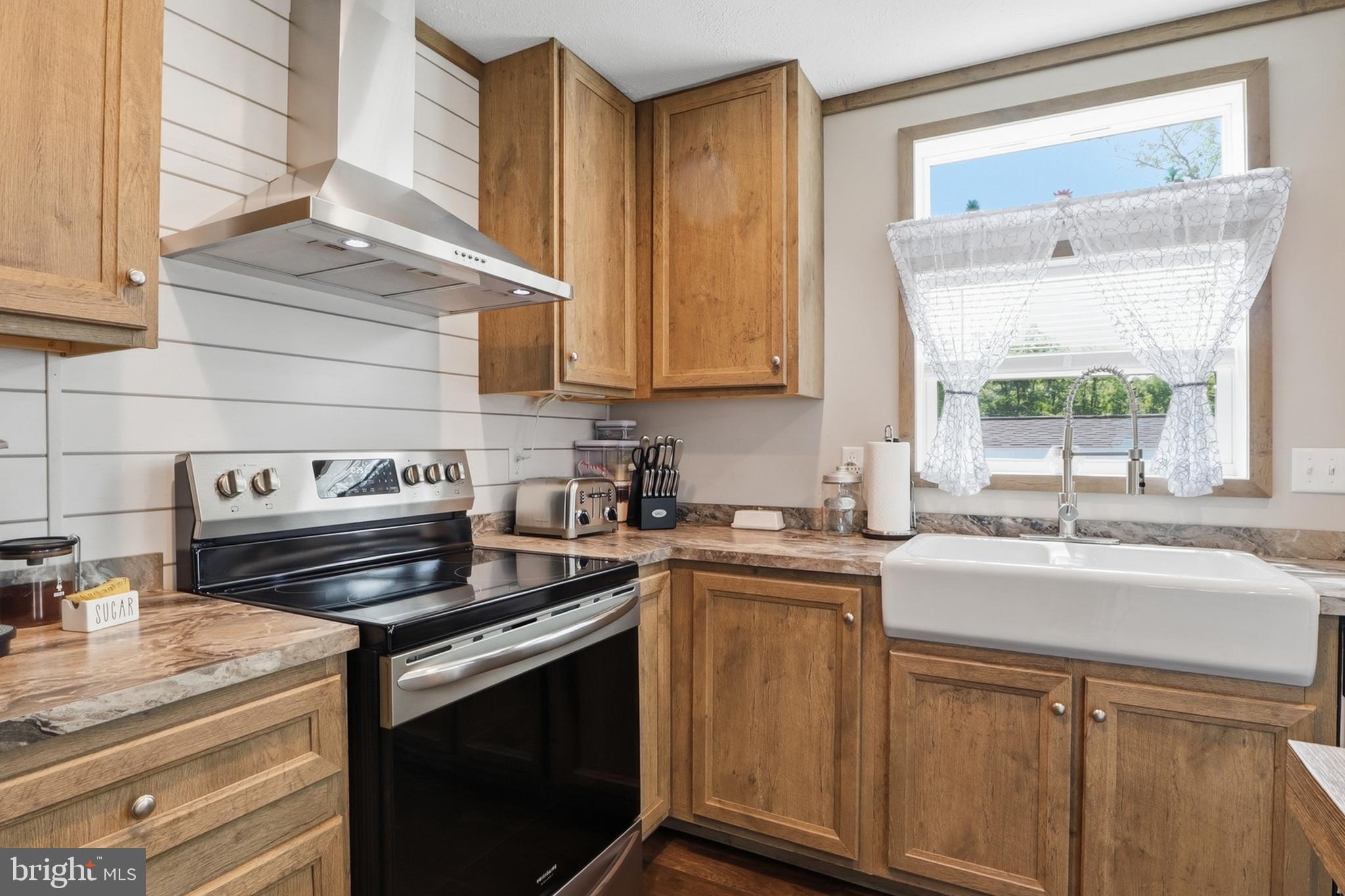 THUNDERBIRD TERRACE - Residential