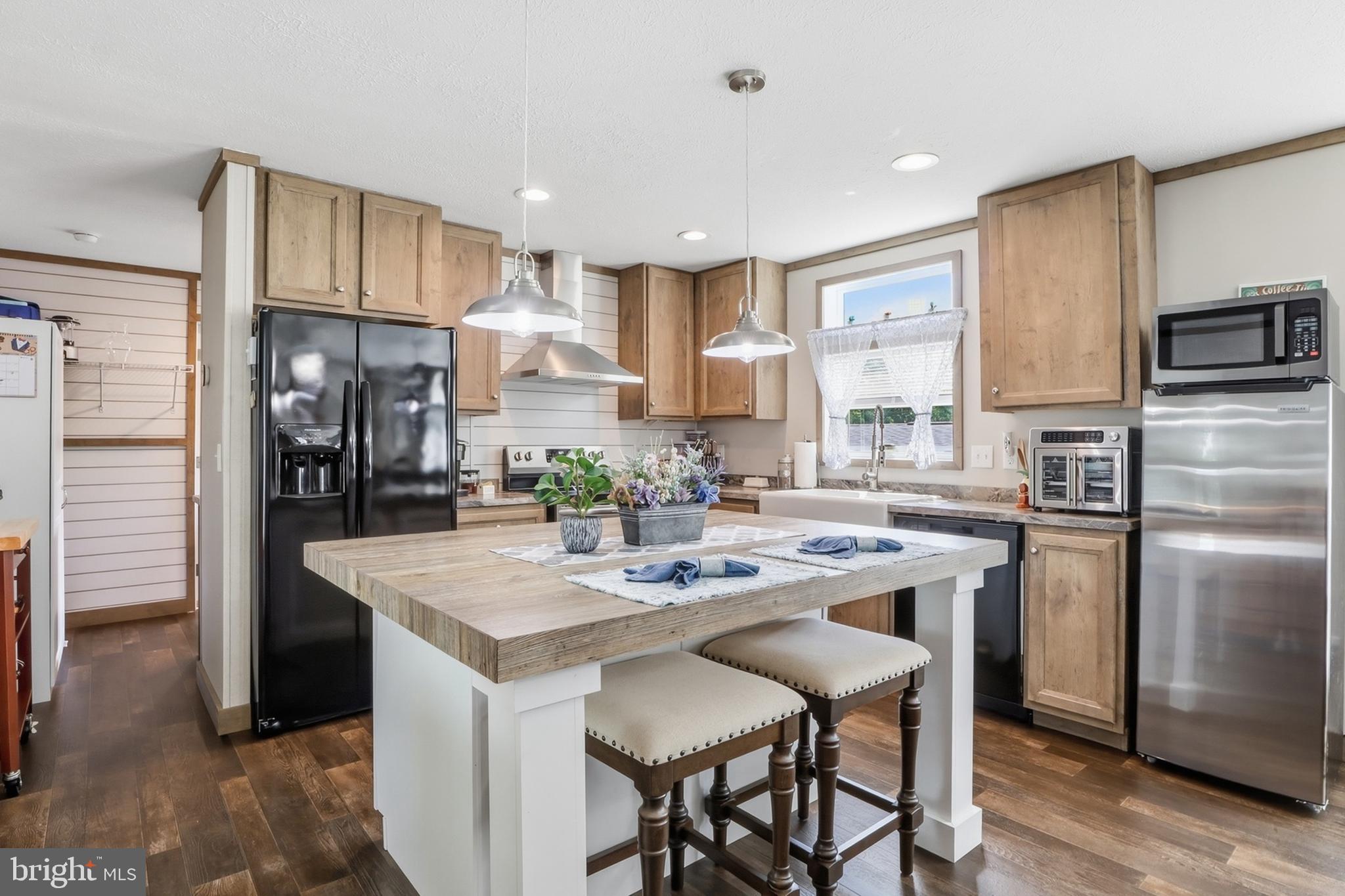 THUNDERBIRD TERRACE - Residential