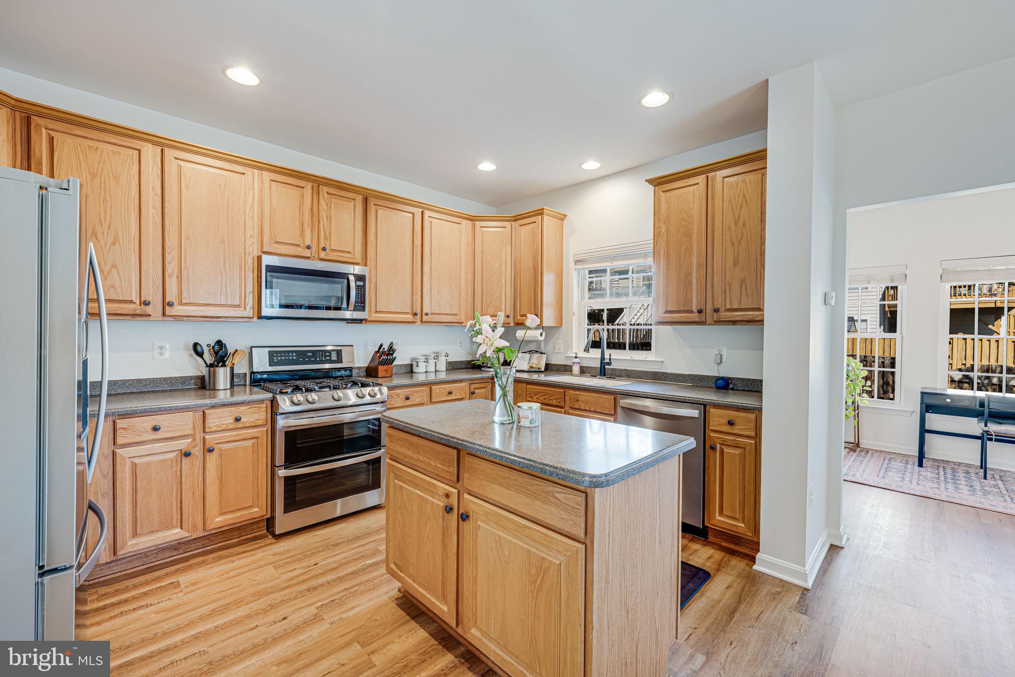 RIVER OAKS - Residential