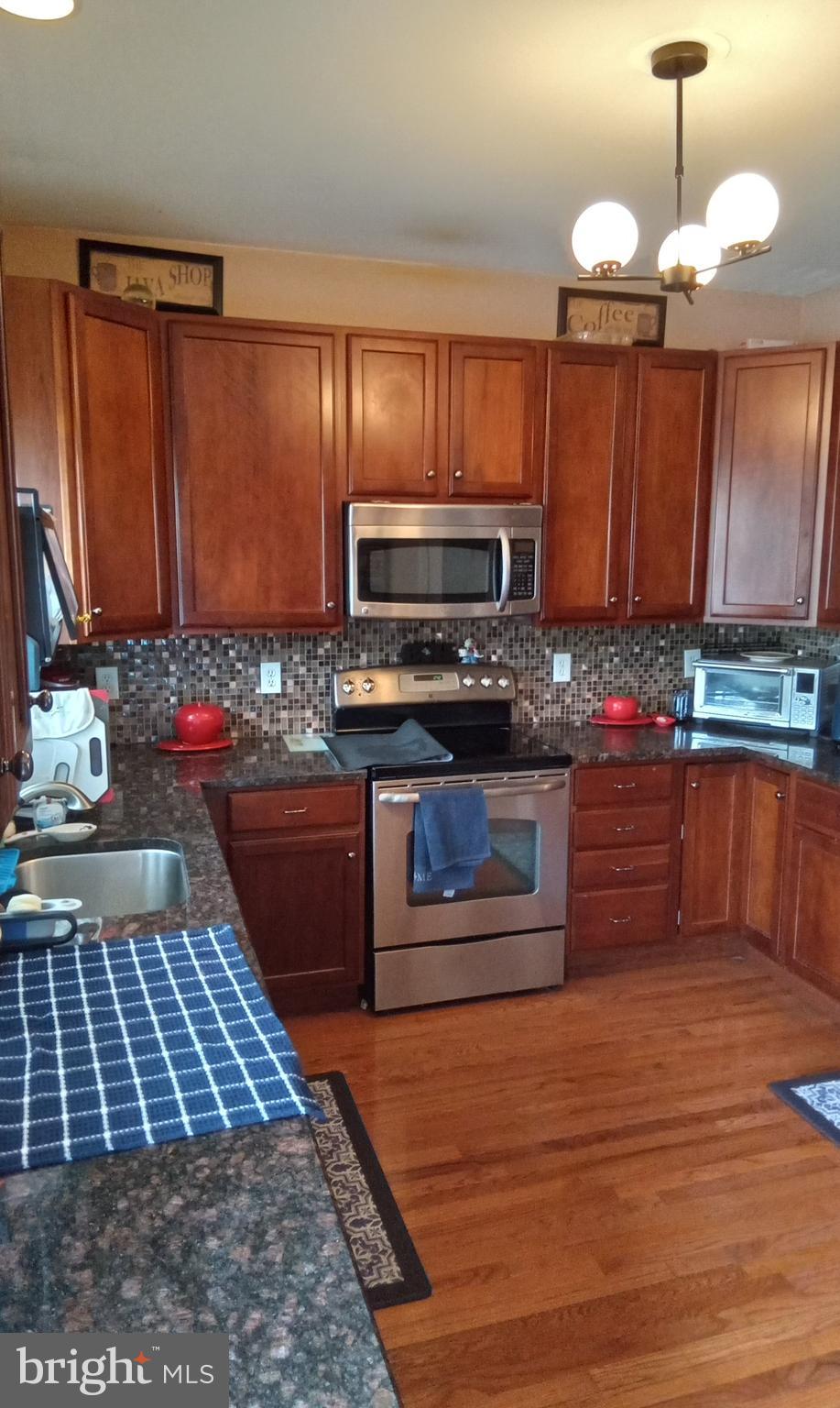 PORT RICHMOND - Residential