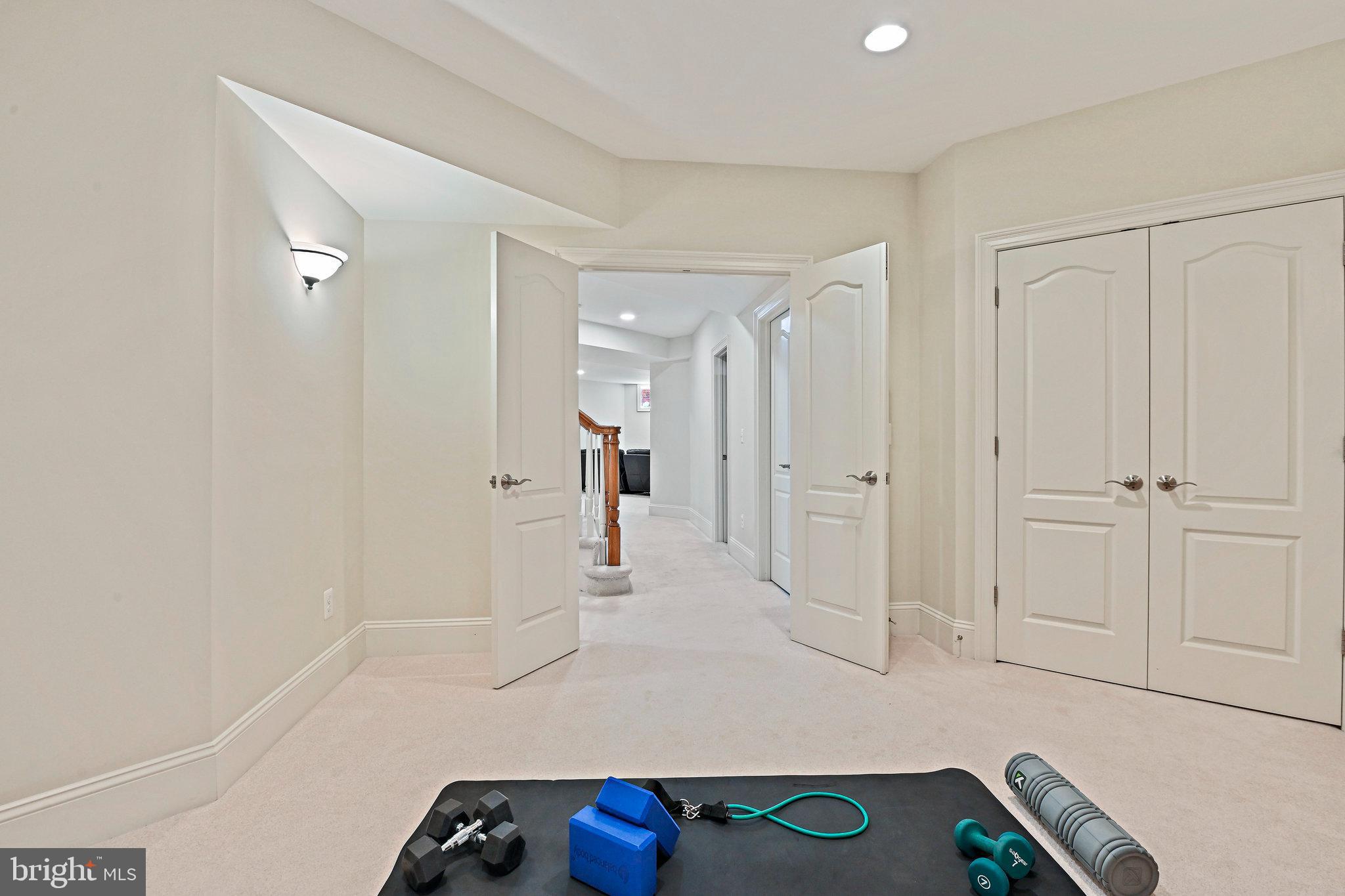 TYSONS CHASE - Residential