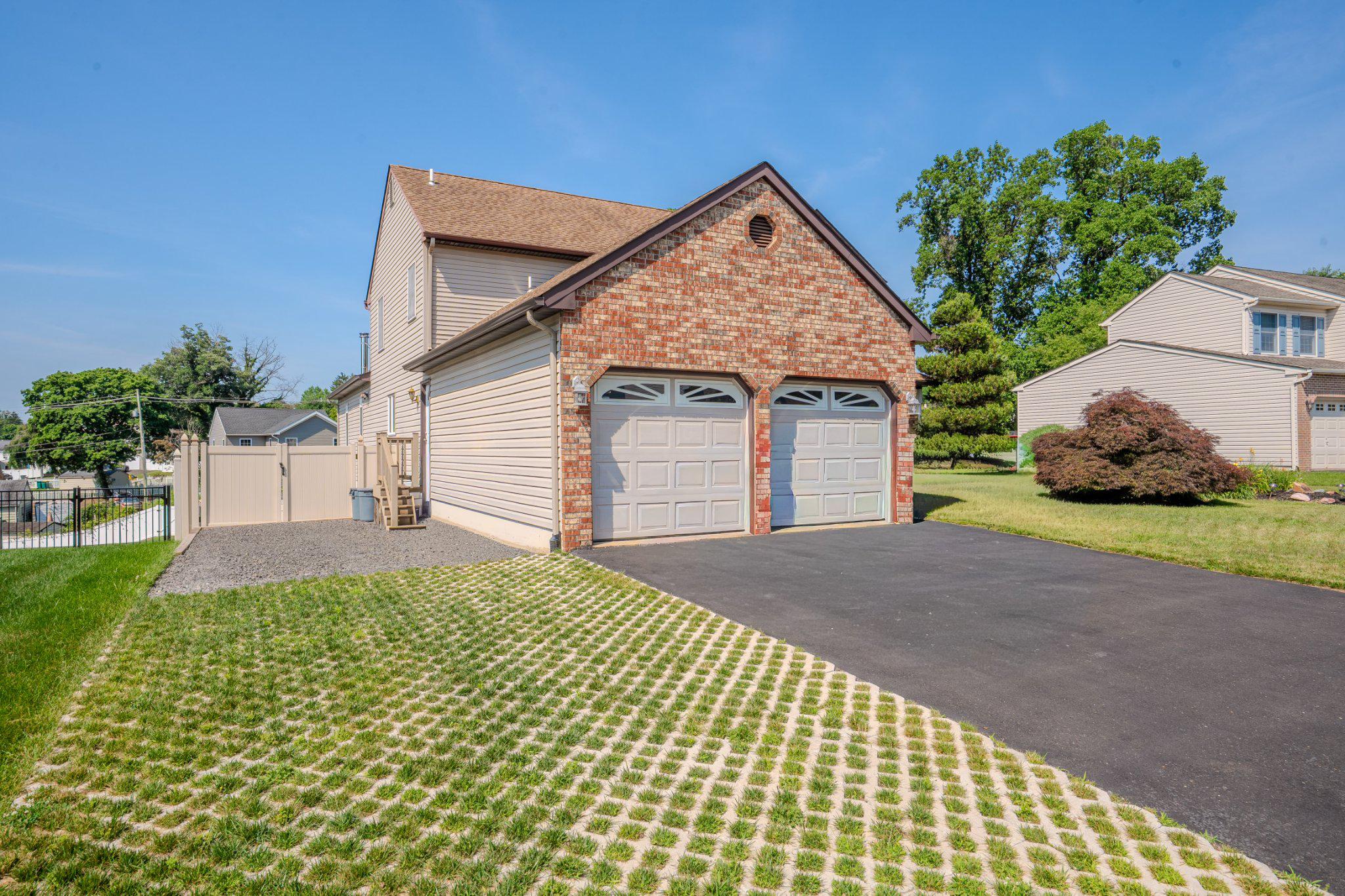 HIGHLAND PINES - Residential