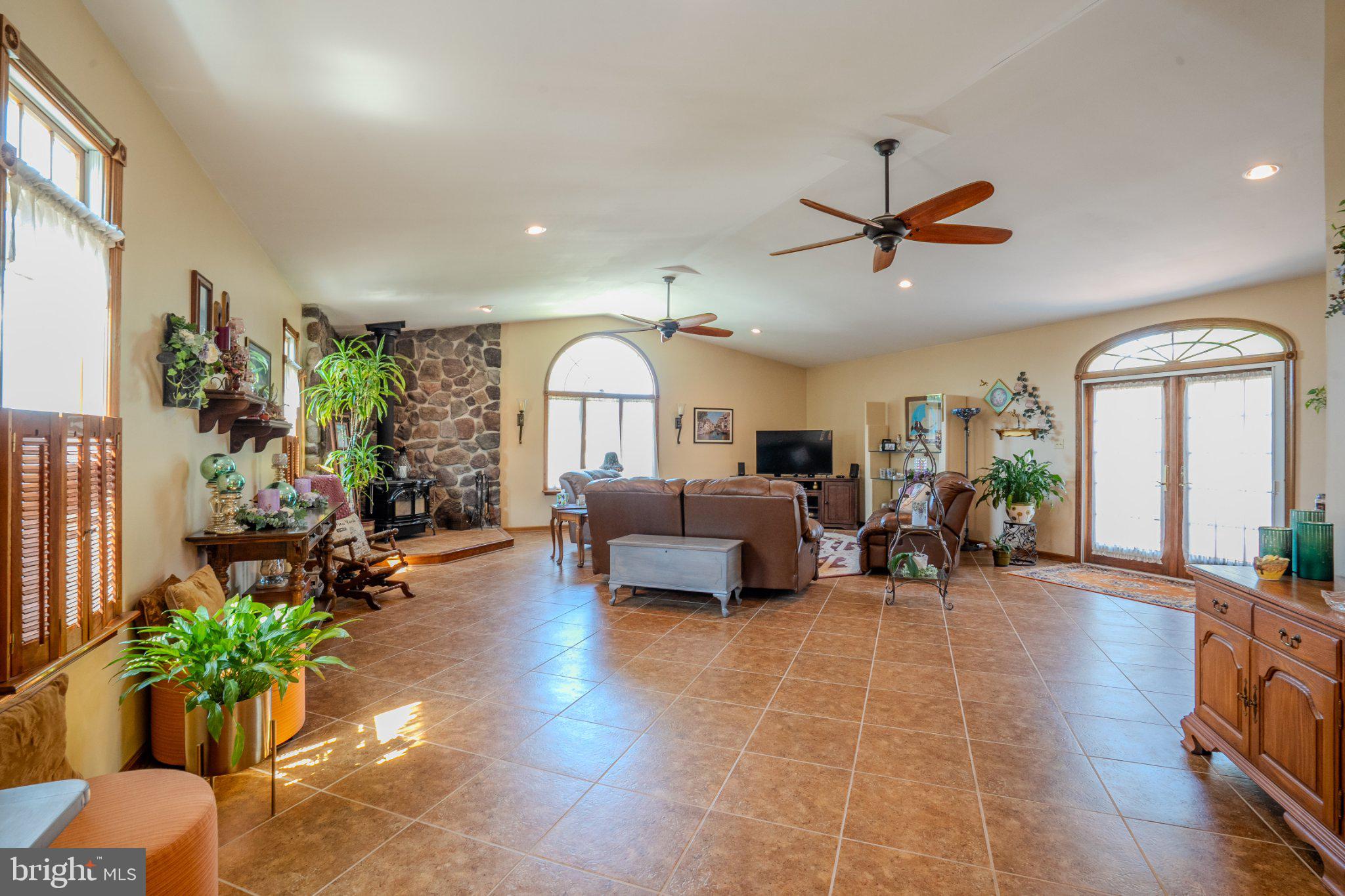 HIGHLAND PINES - Residential
