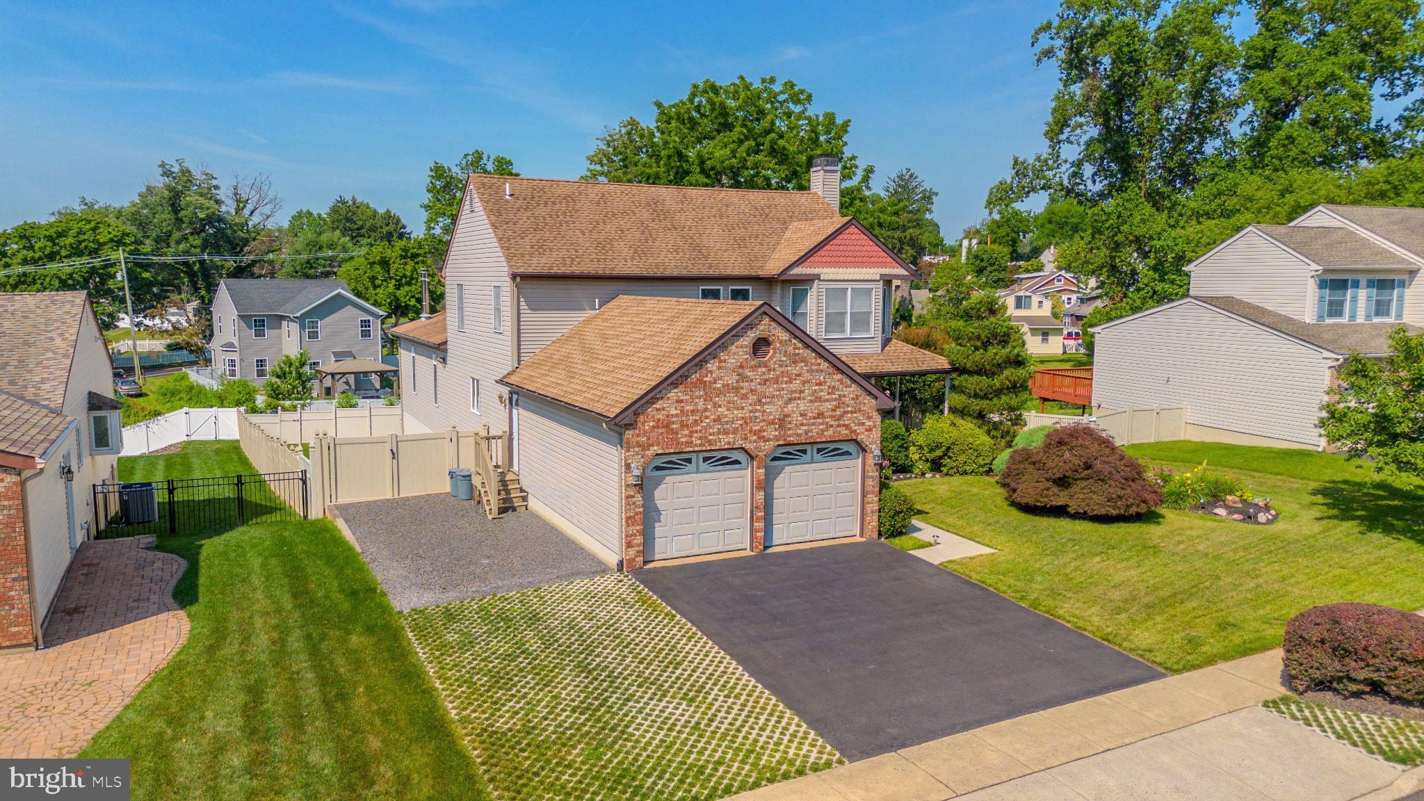 HIGHLAND PINES - Residential