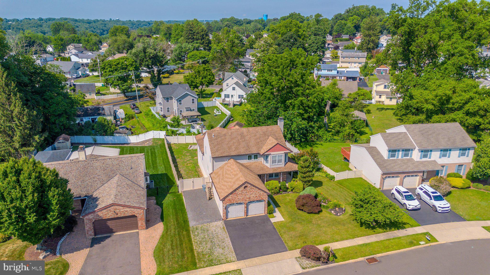 HIGHLAND PINES - Residential