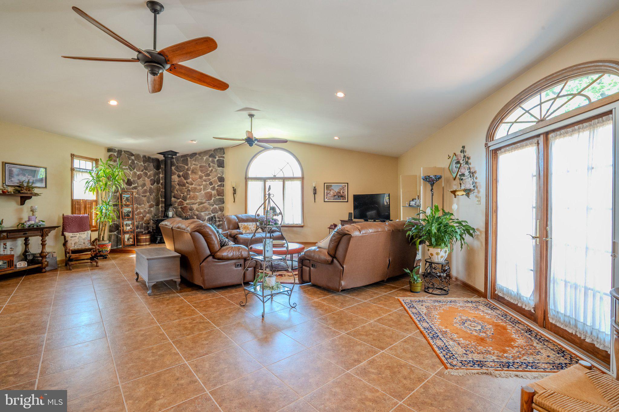HIGHLAND PINES - Residential