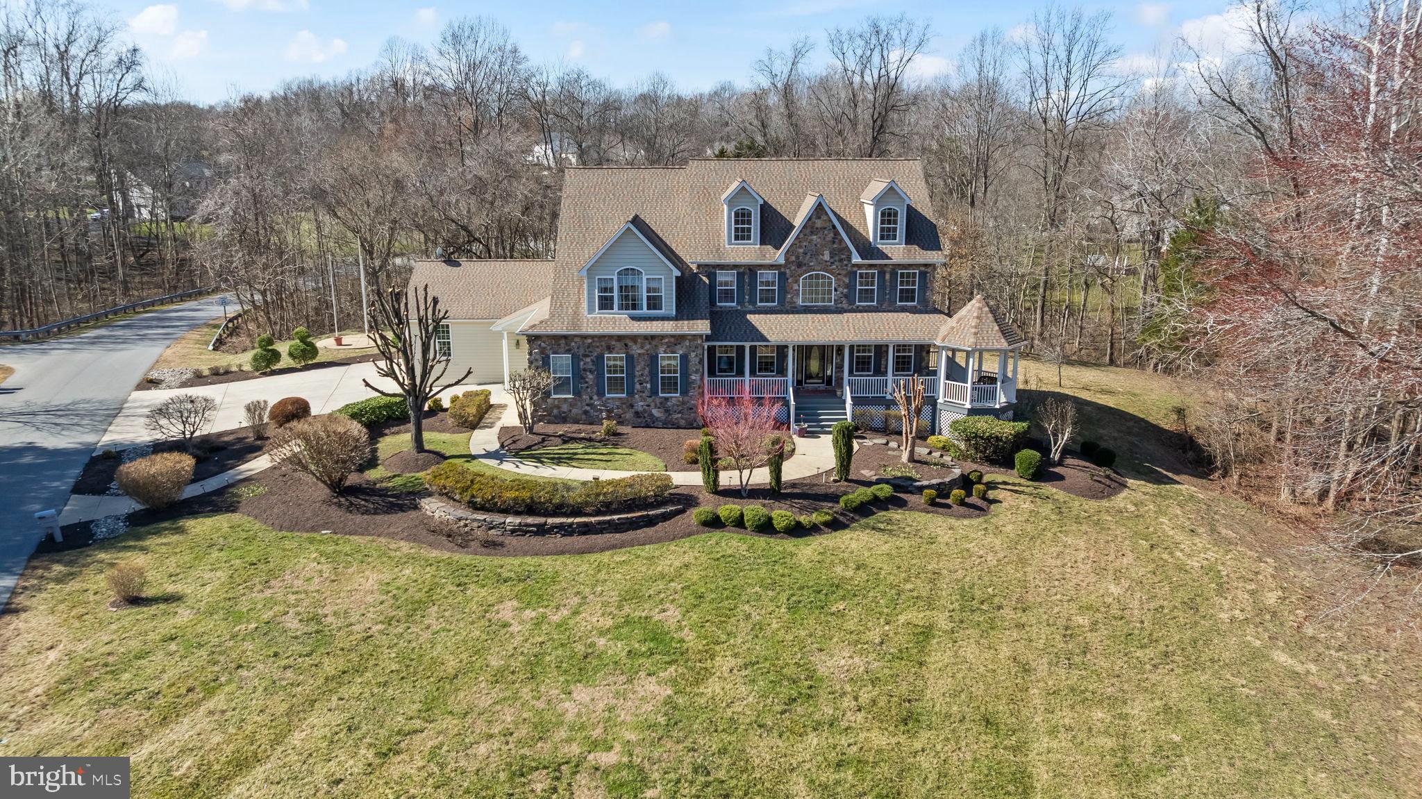 CROSS POINT - Residential