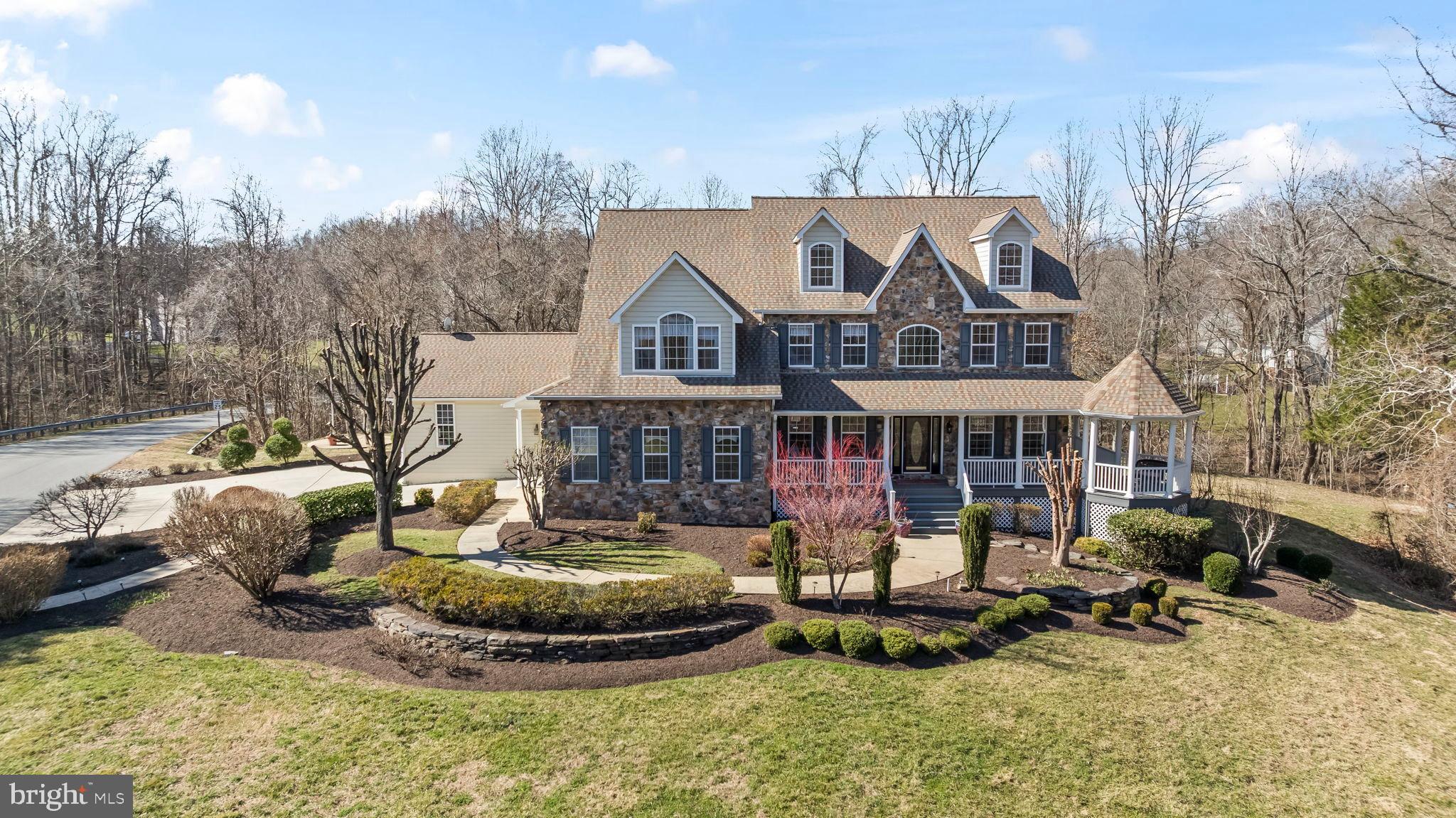 CROSS POINT - Residential