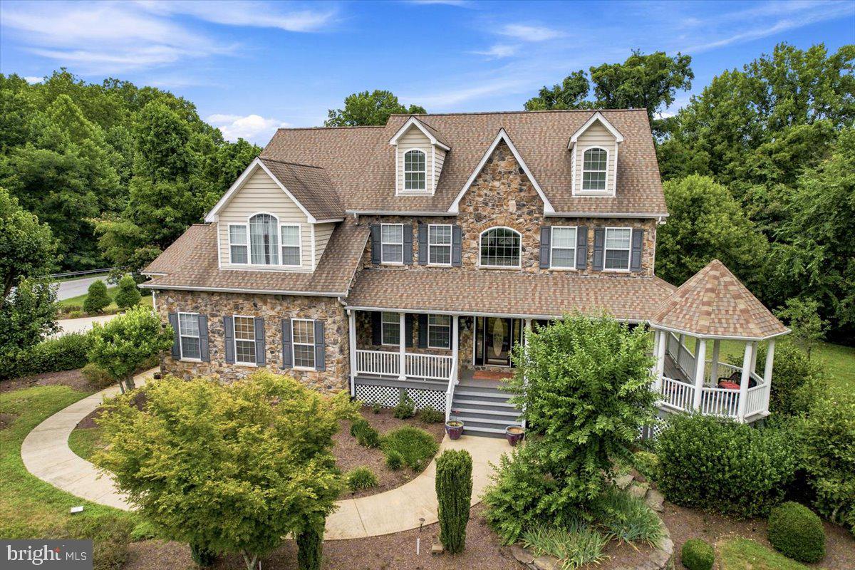 CROSS POINT - Residential