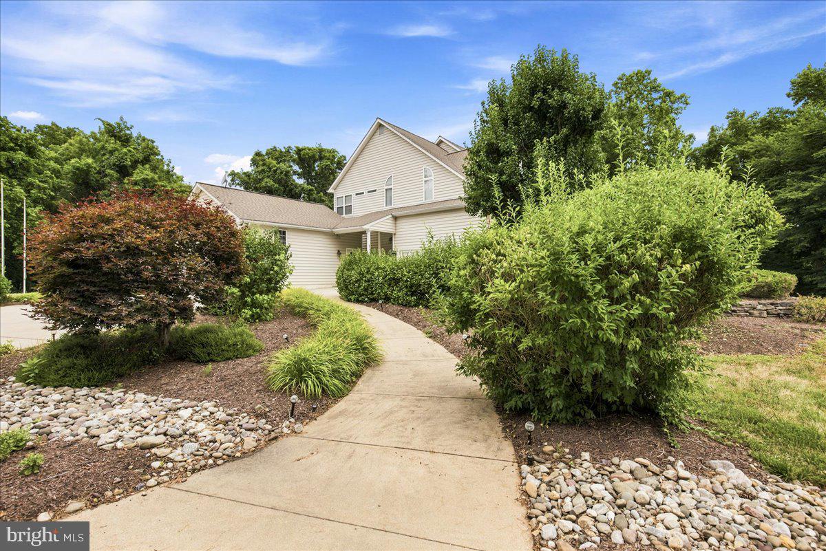 CROSS POINT - Residential
